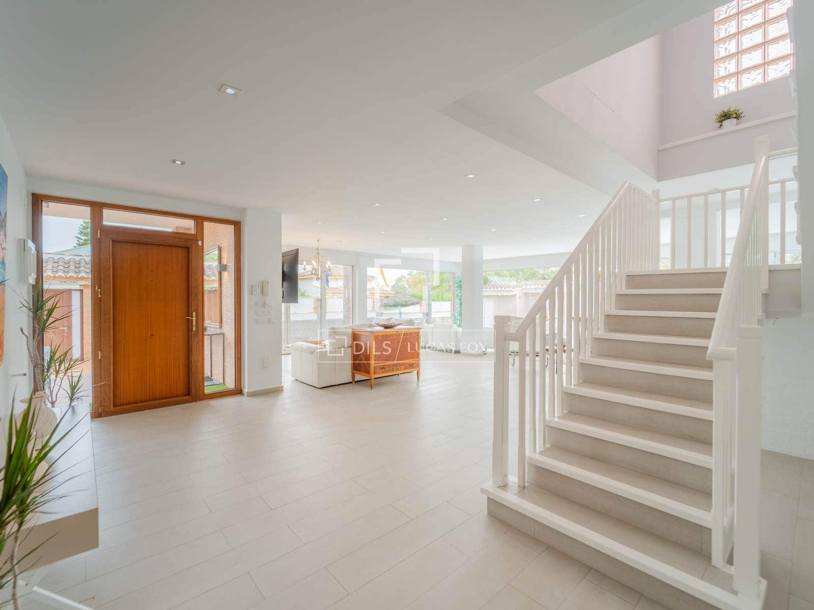 Villa/Maison de 8 chambres à louer à Burjassot avec piscine - 5 500 € (Ref: 9990923)