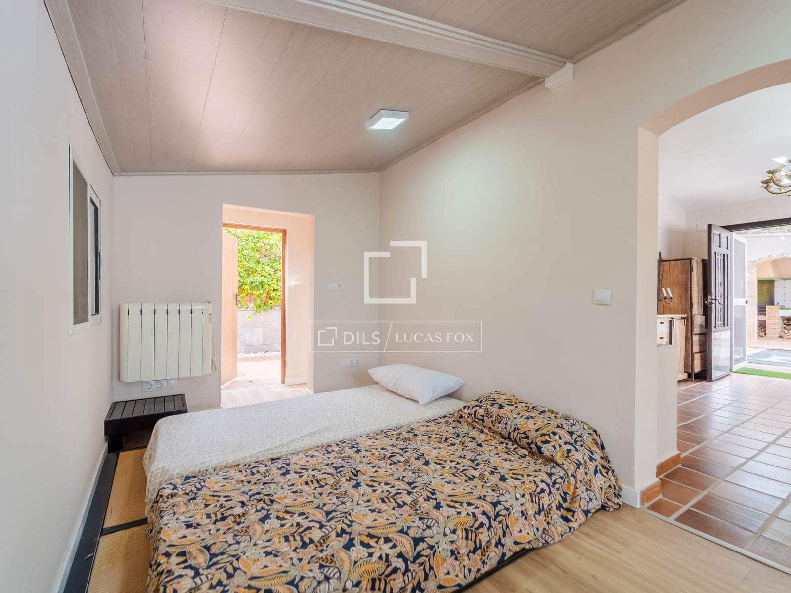 Villa/Maison de 8 chambres à louer à Burjassot avec piscine - 5 500 € (Ref: 9990923)