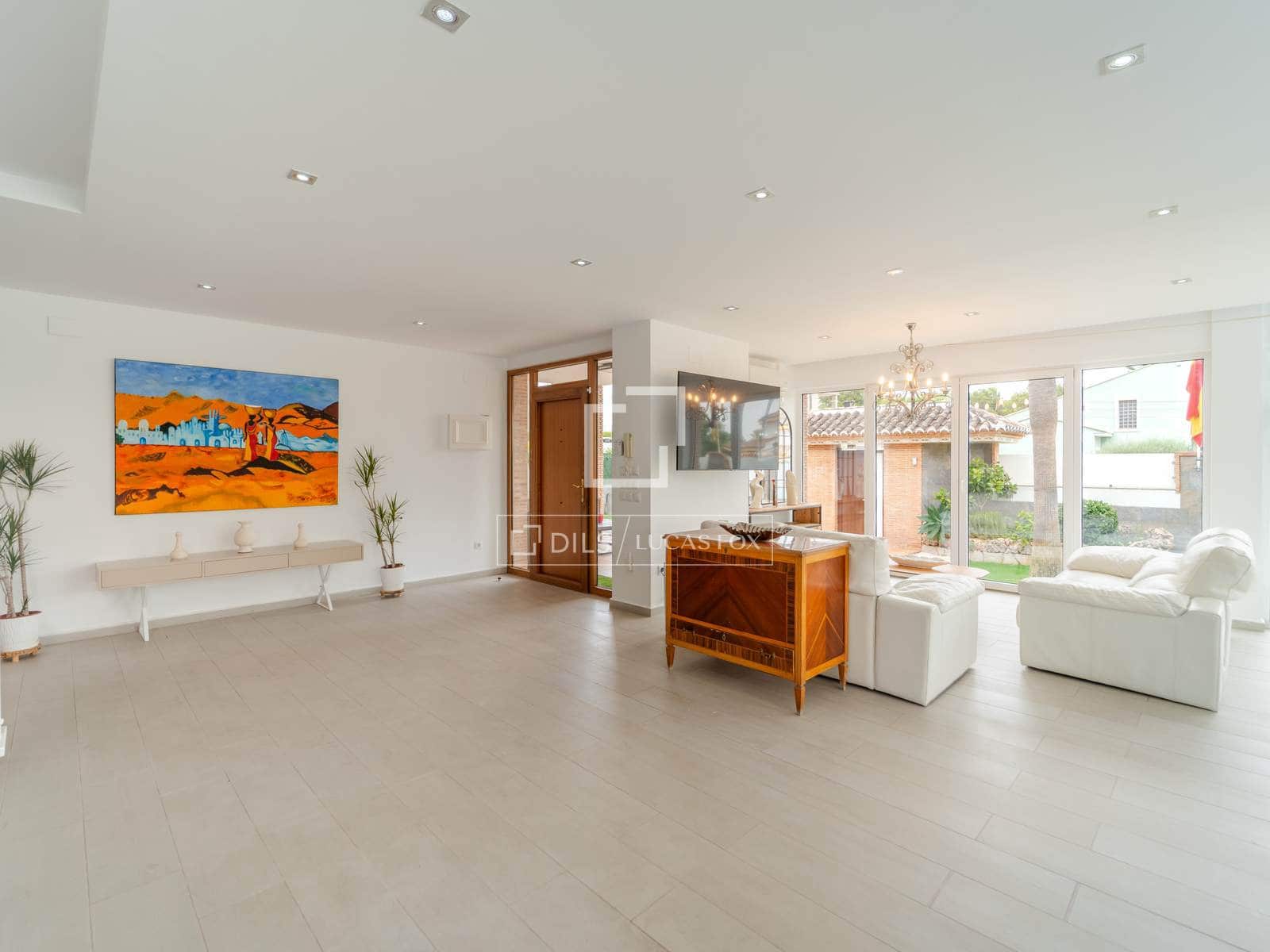 Villa/Maison de 8 chambres à louer à Burjassot avec piscine - 5 500 € (Ref: 9990923)
