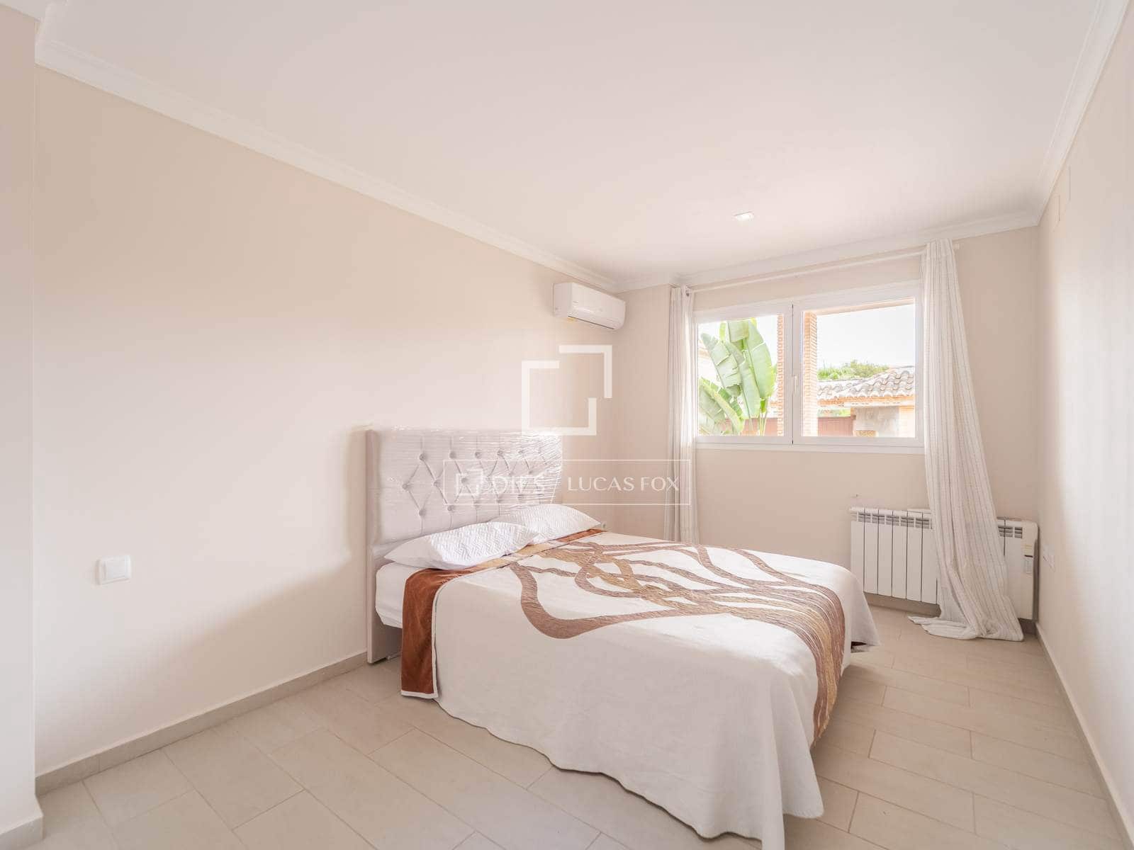 Villa/Maison de 8 chambres à louer à Burjassot avec piscine - 5 500 € (Ref: 9990923)