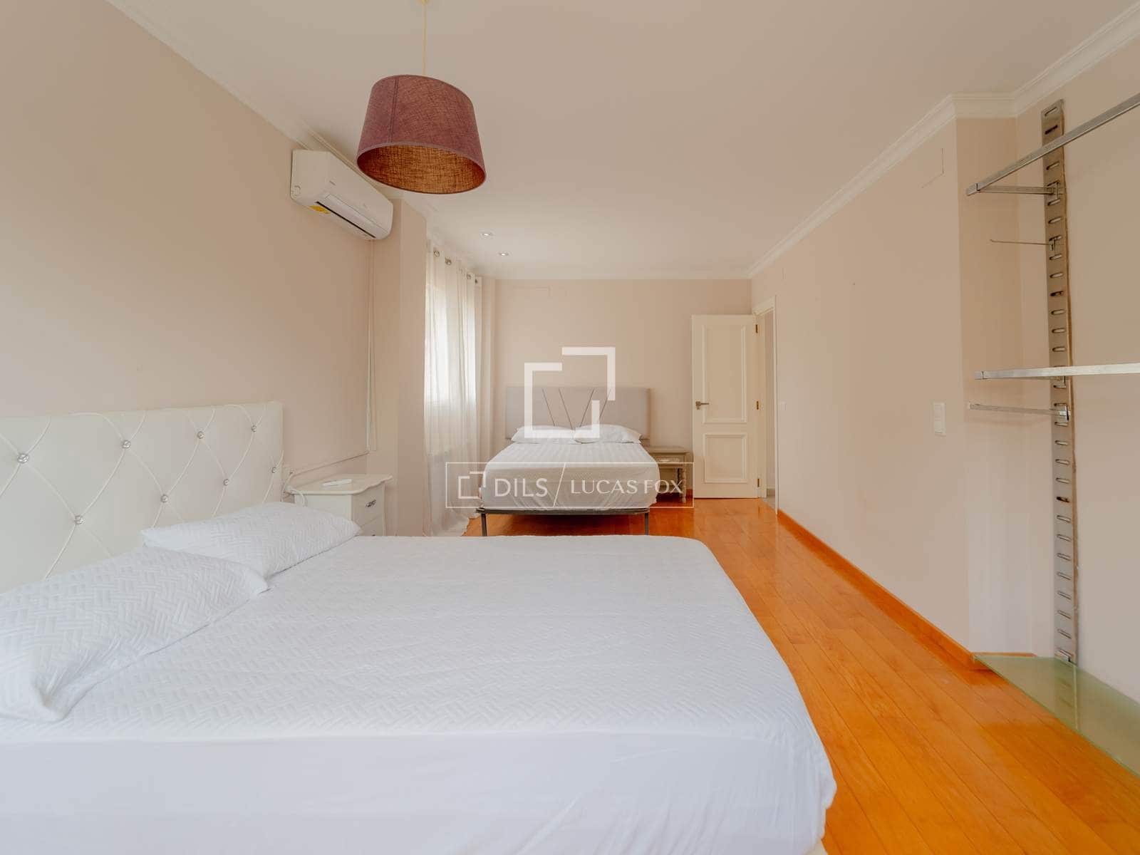 Villa/Maison de 8 chambres à louer à Burjassot avec piscine - 5 500 € (Ref: 9990923)