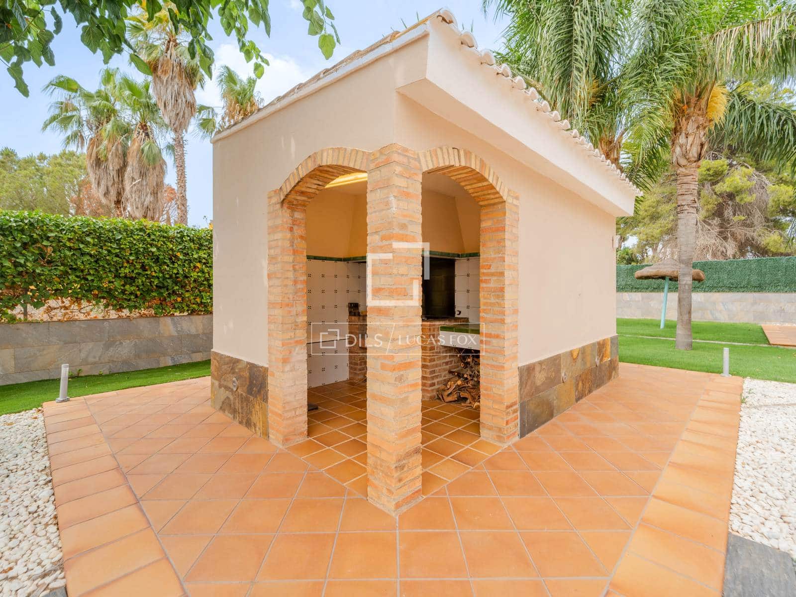 Villa/Maison de 8 chambres à louer à Burjassot avec piscine - 5 500 € (Ref: 9990923)