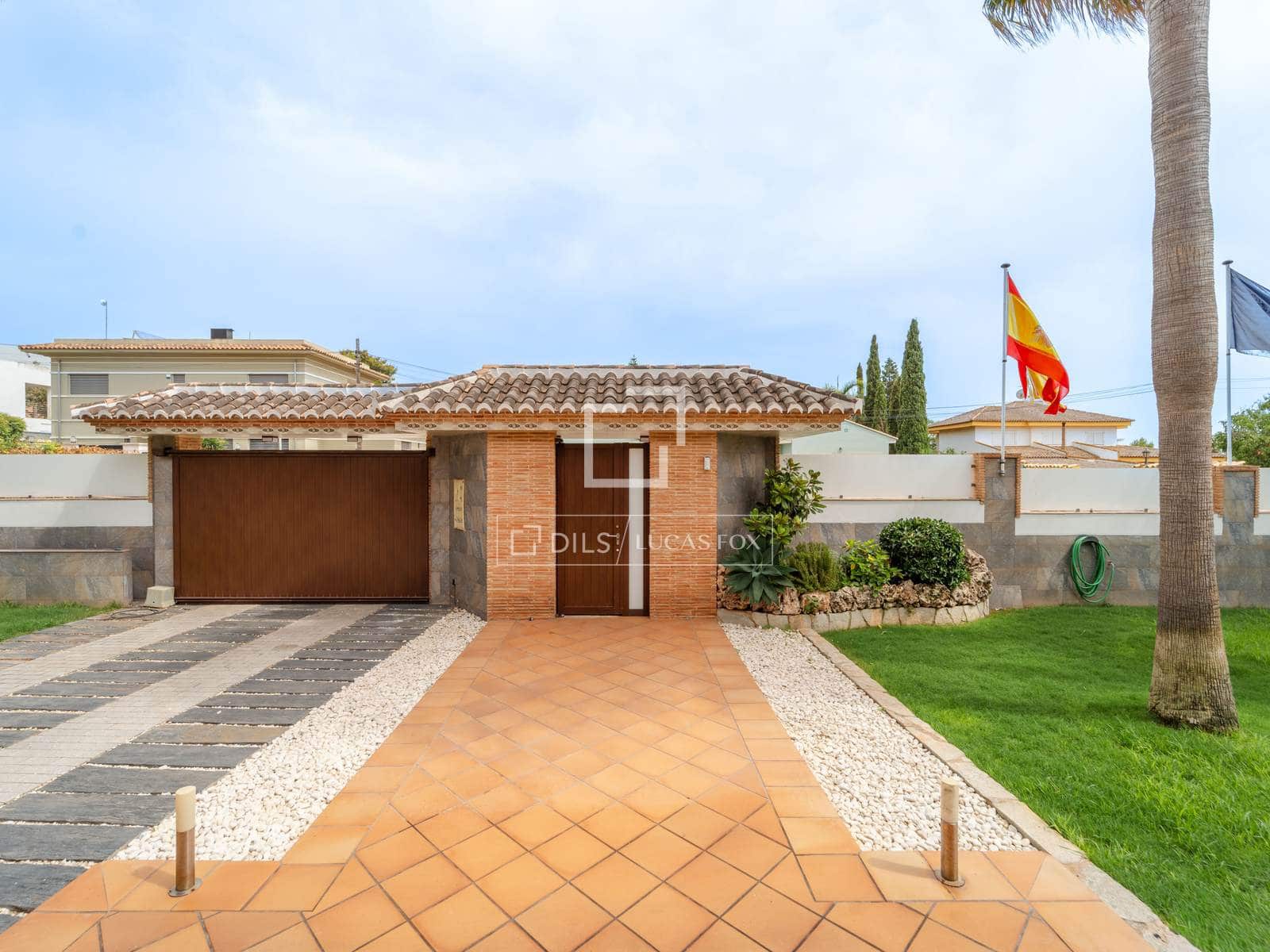 Villa/Maison de 8 chambres à louer à Burjassot avec piscine - 5 500 € (Ref: 9990923)