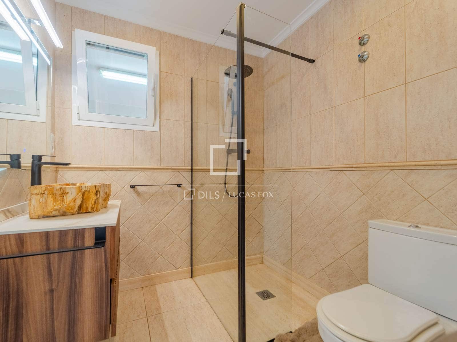 Villa/Maison de 8 chambres à louer à Burjassot avec piscine - 5 500 € (Ref: 9990923)