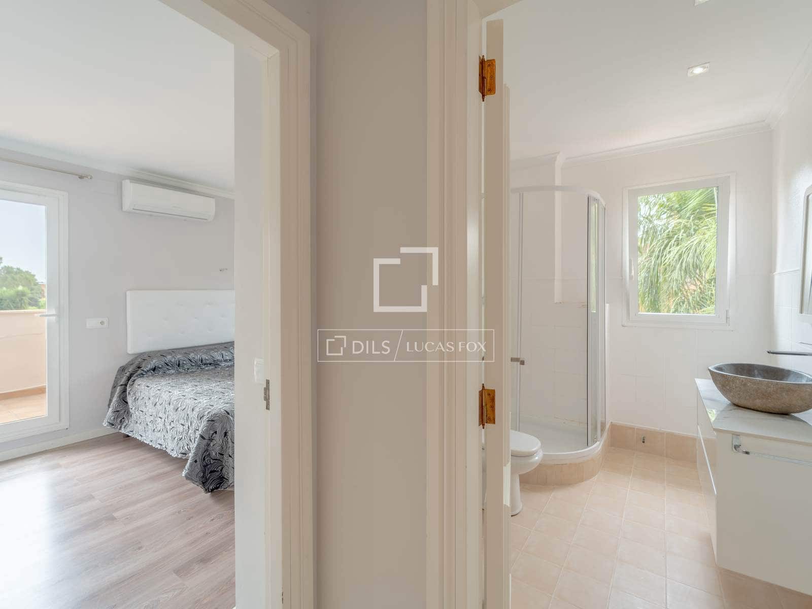 Villa/Maison de 8 chambres à louer à Burjassot avec piscine - 5 500 € (Ref: 9990923)