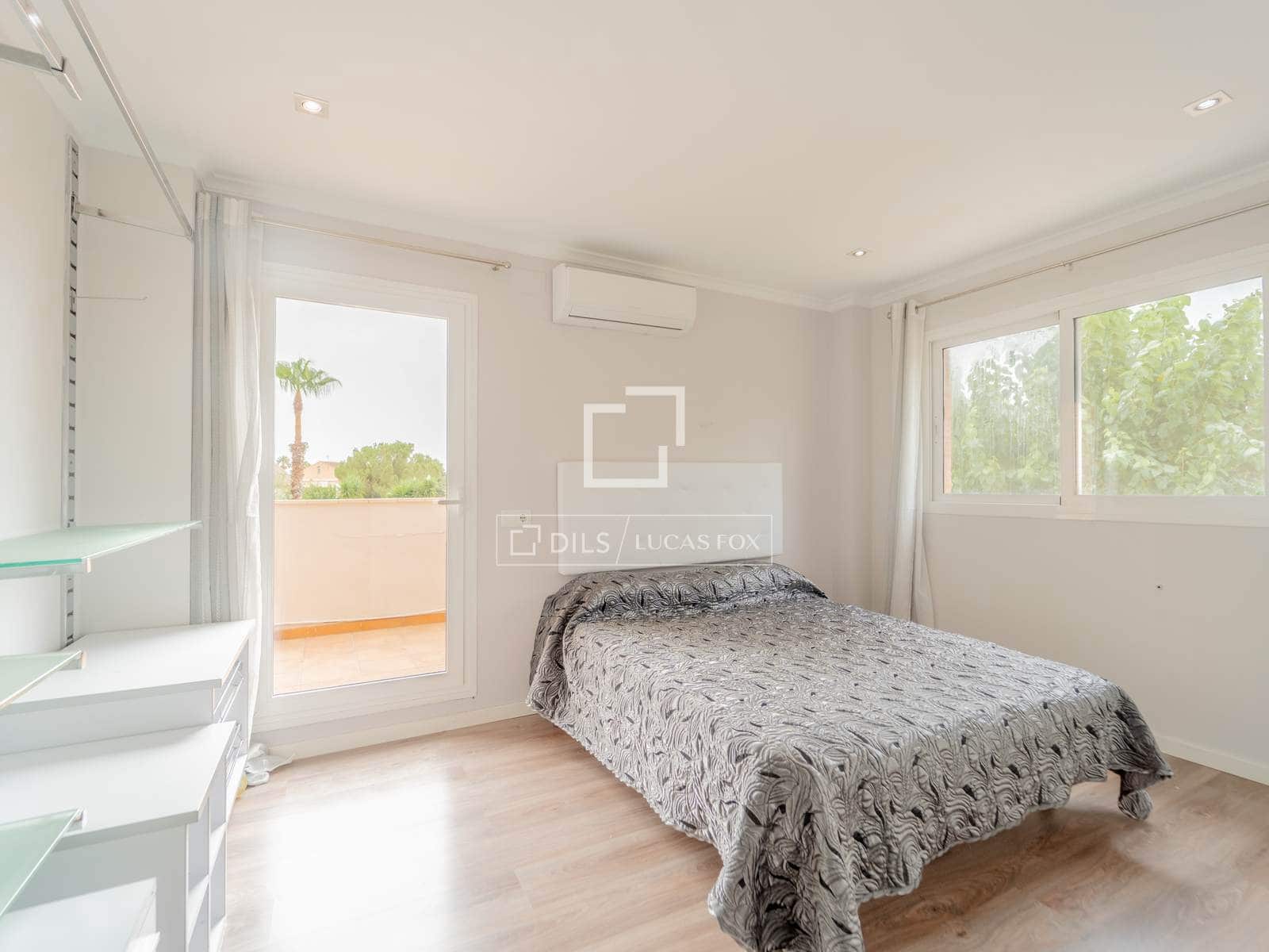 Villa/Maison de 8 chambres à louer à Burjassot avec piscine - 5 500 € (Ref: 9990923)