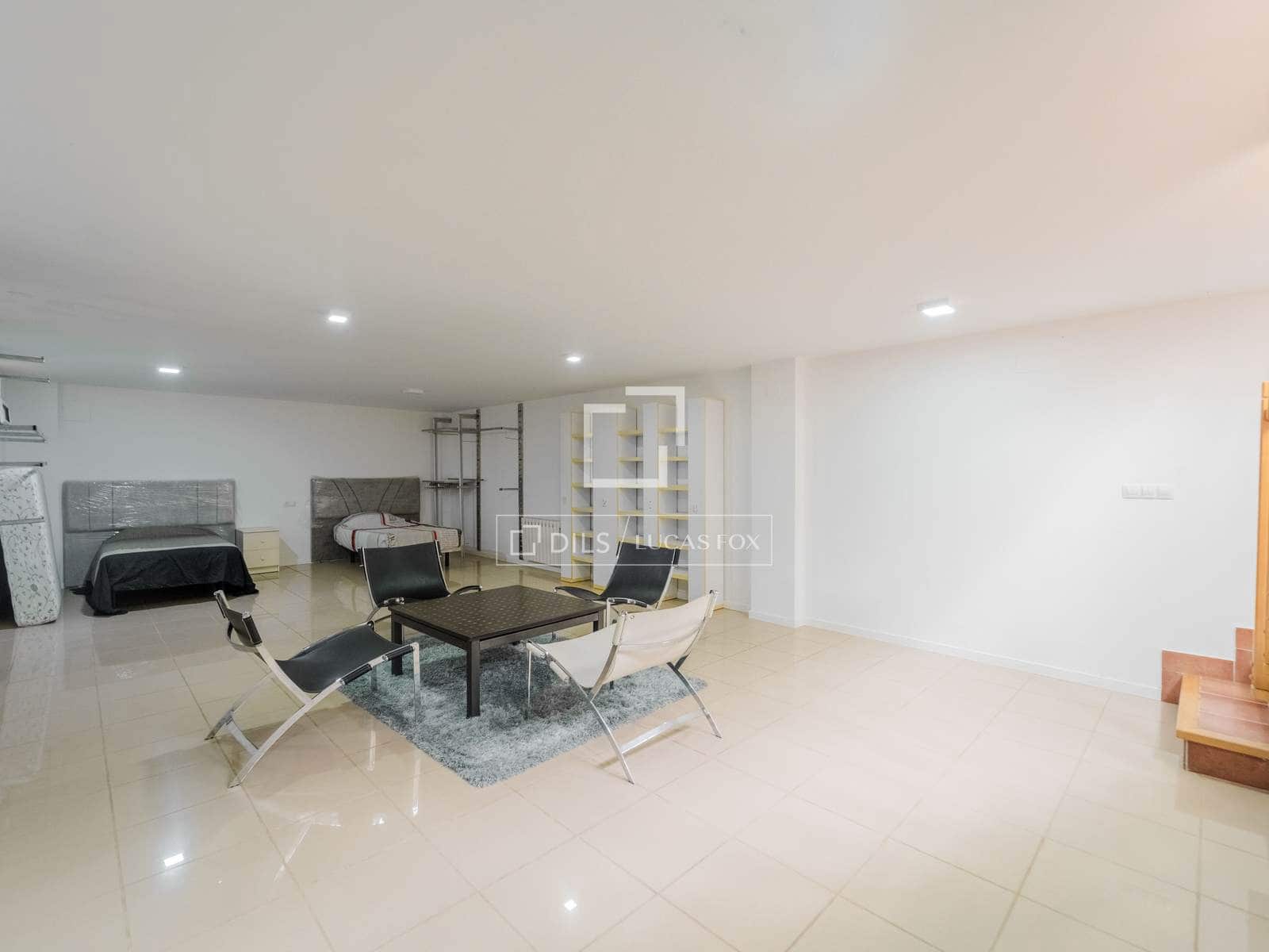 Villa/Maison de 8 chambres à louer à Burjassot avec piscine - 5 500 € (Ref: 9990923)