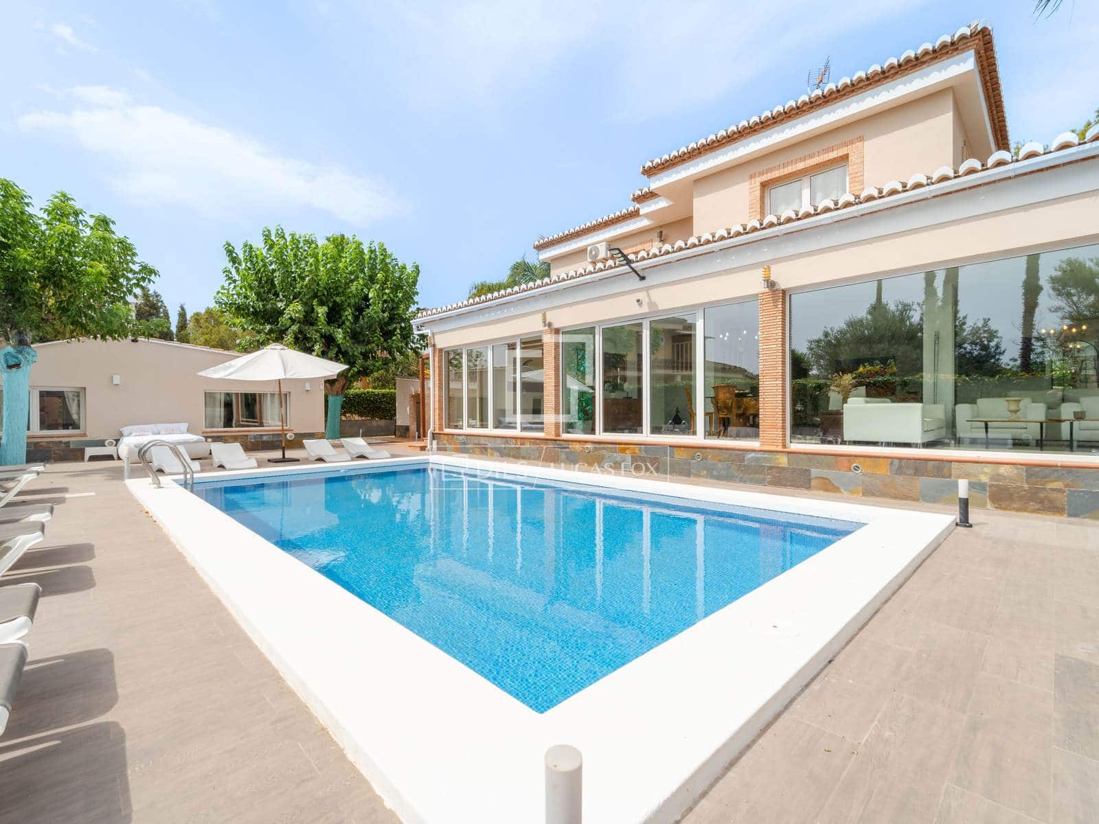 Villa/Maison de 8 chambres à louer à Burjassot avec piscine - 5 500 € (Ref: 9990923)