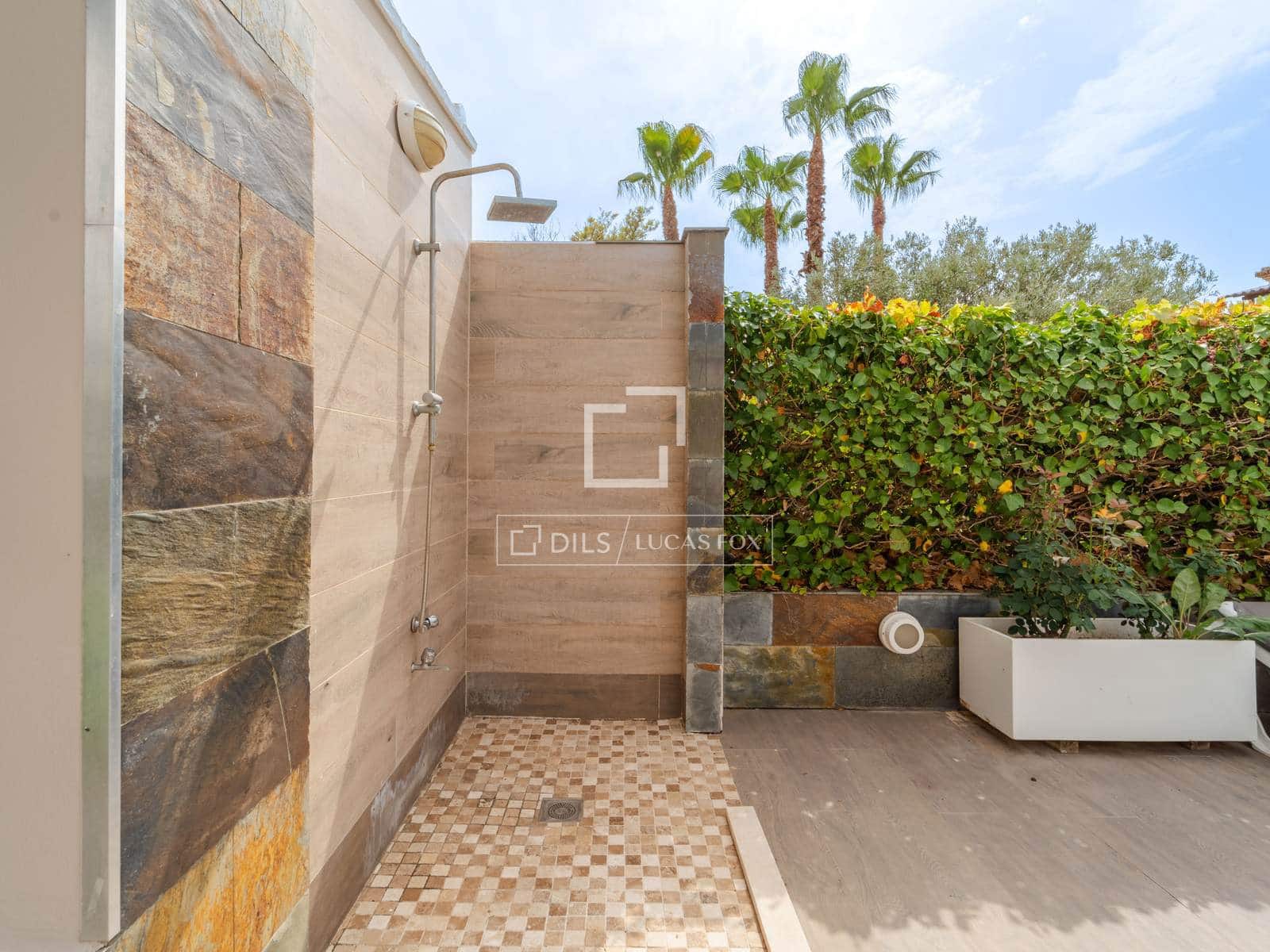 Villa/Maison de 8 chambres à louer à Burjassot avec piscine - 5 500 € (Ref: 9990923)