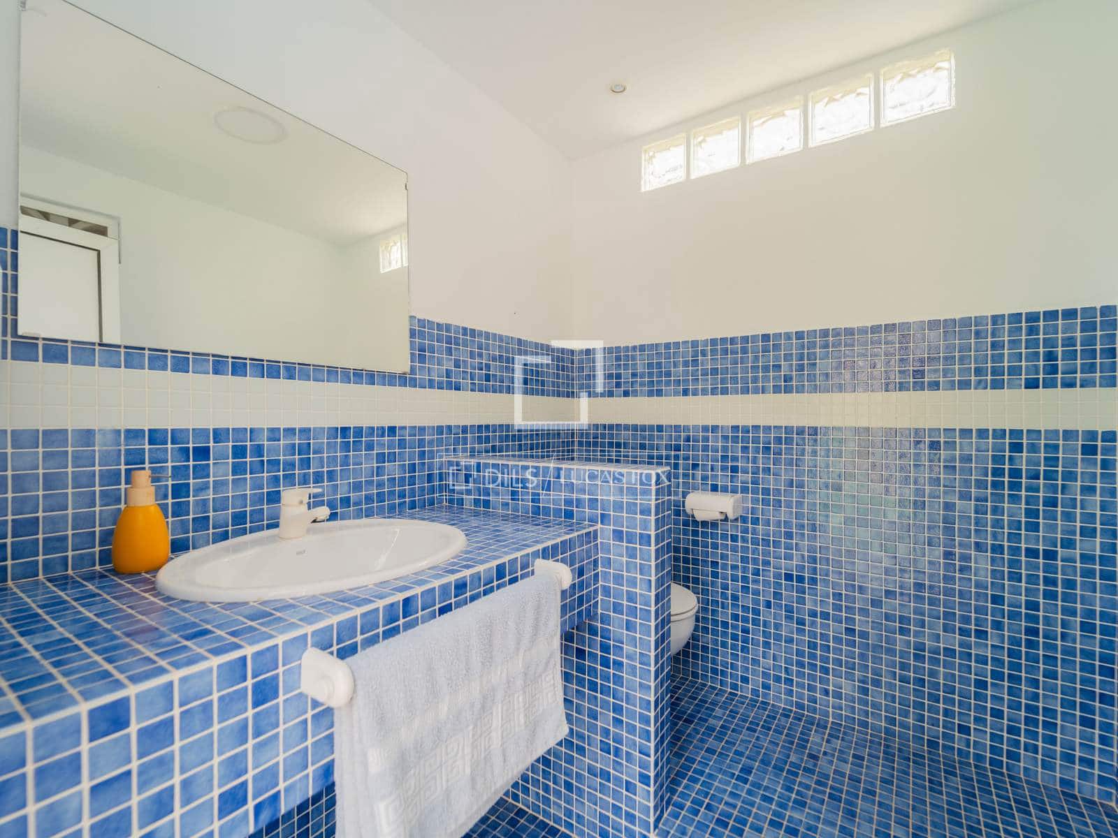 Villa/Maison de 8 chambres à louer à Burjassot avec piscine - 5 500 € (Ref: 9990923)