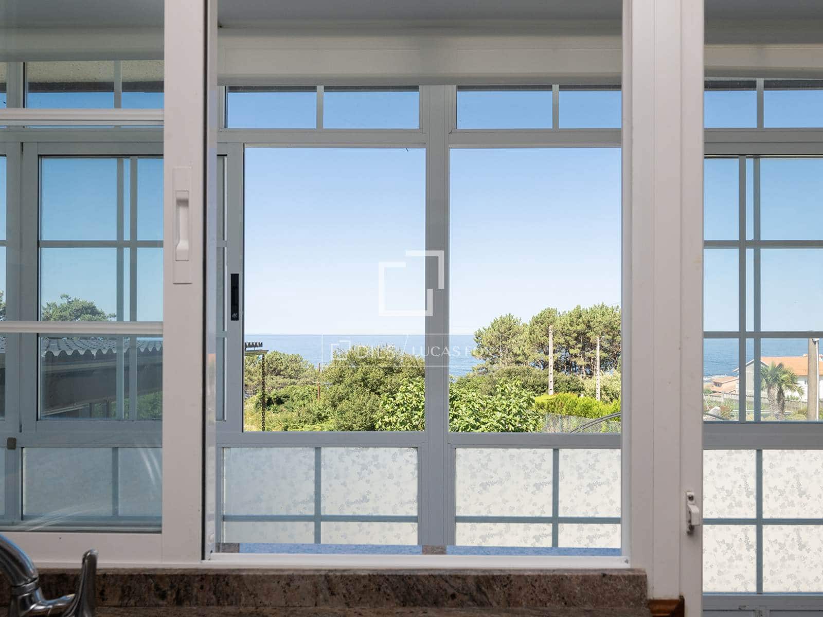 4 bedroom Villa for sale in Oia with pool garage - € 380,000 (Ref: 9990924)