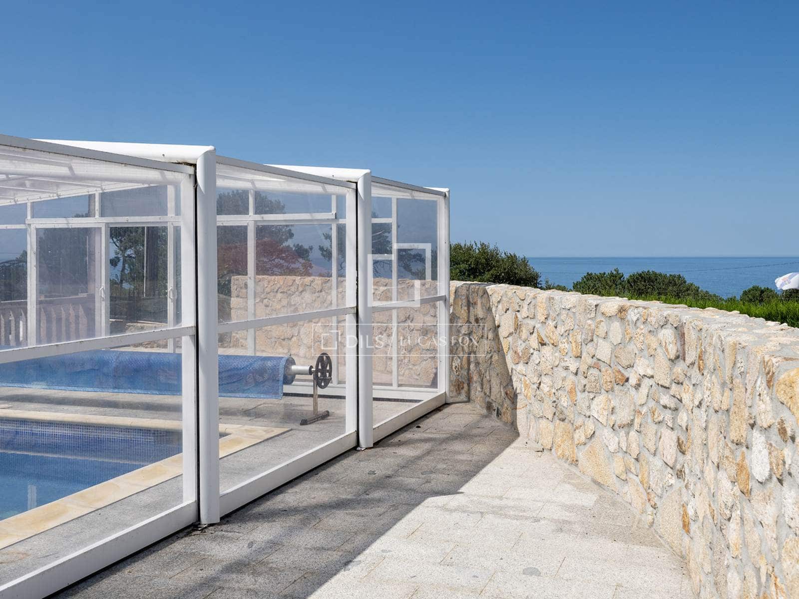 4 bedroom Villa for sale in Oia with pool garage - € 380,000 (Ref: 9990924)