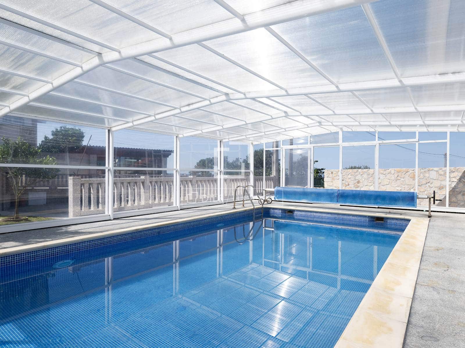 4 bedroom Villa for sale in Oia with pool garage - € 380,000 (Ref: 9990924)