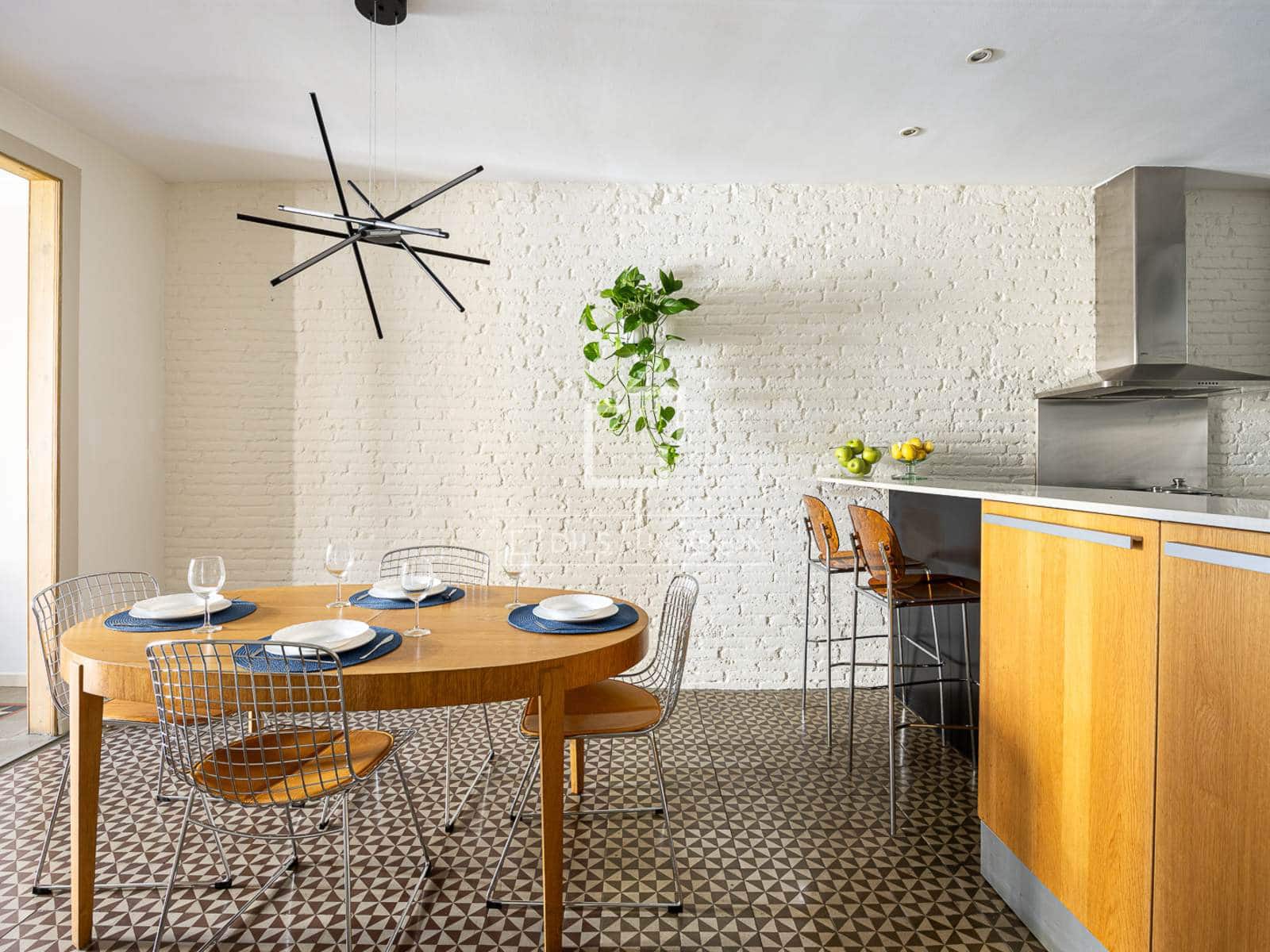 2 soverom Leilighet til leie i Barcelona by - € 2 950 (Ref: 9991798)