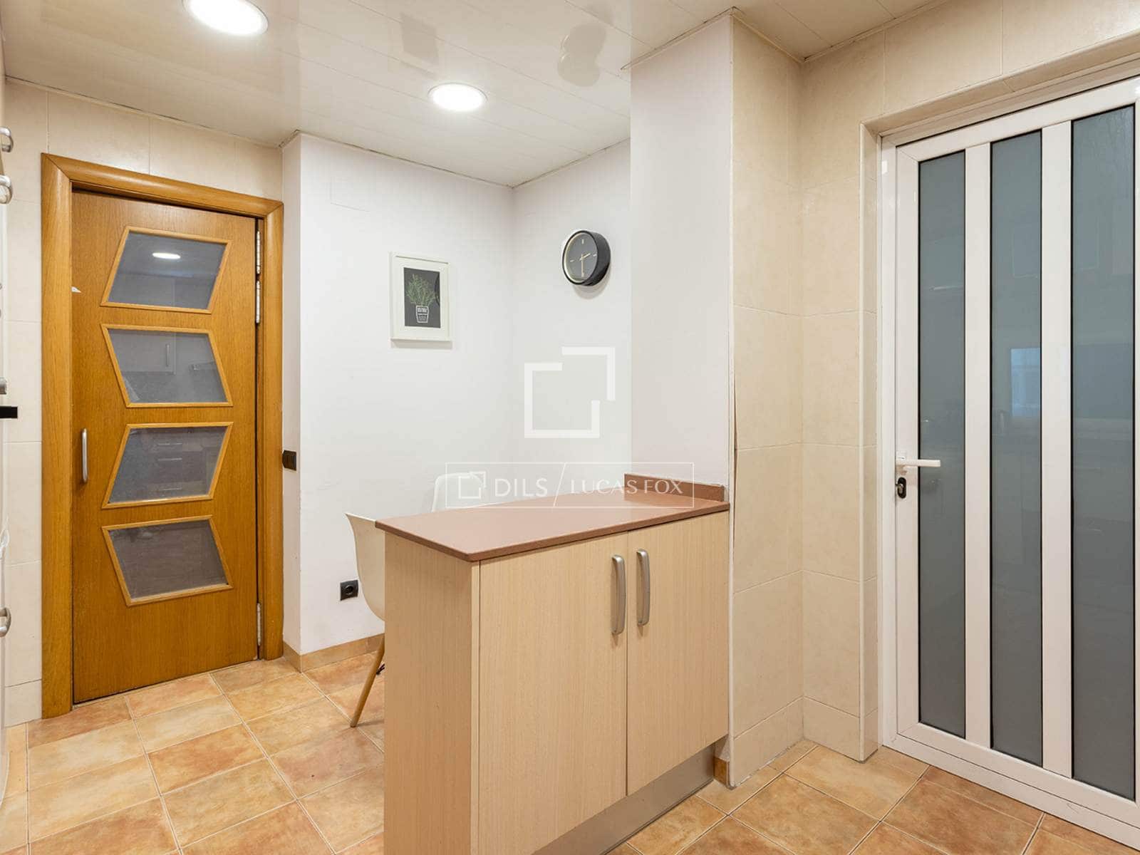 2 soveværelse Lejlighed til salg i Barcelona by - € 399.000 (Ref: 9991804)