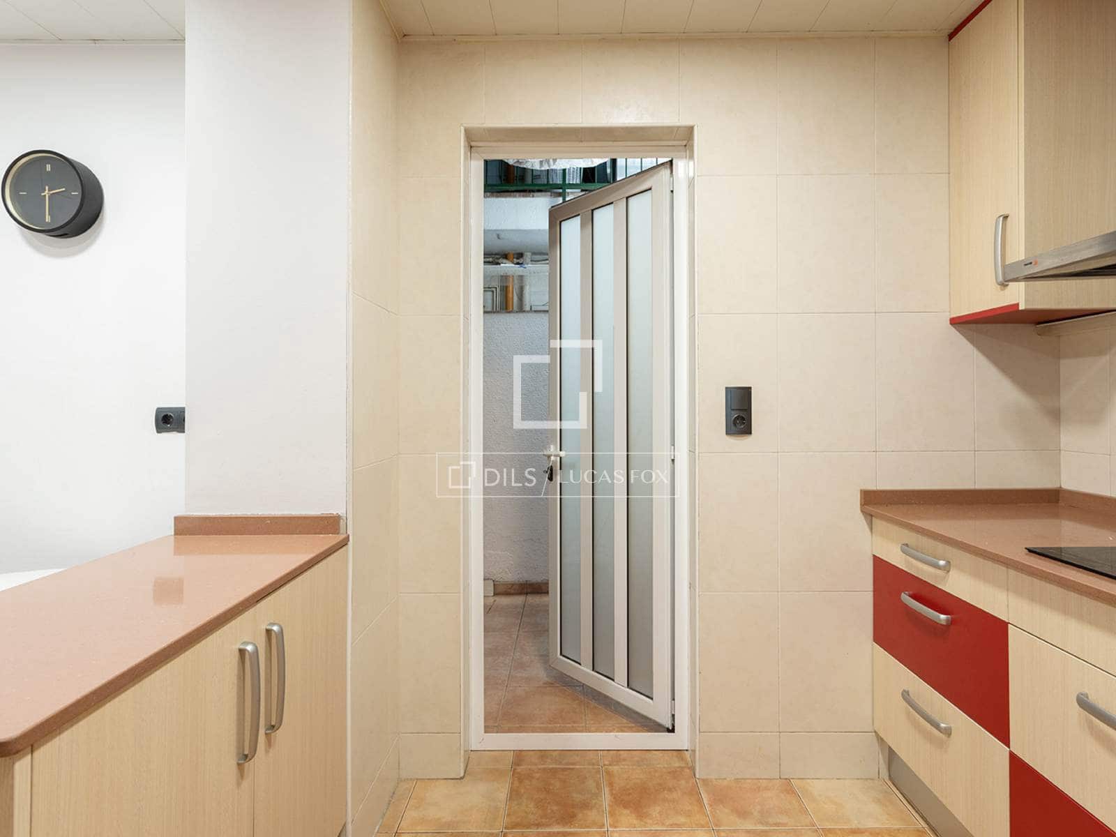 2 soveværelse Lejlighed til salg i Barcelona by - € 399.000 (Ref: 9991804)