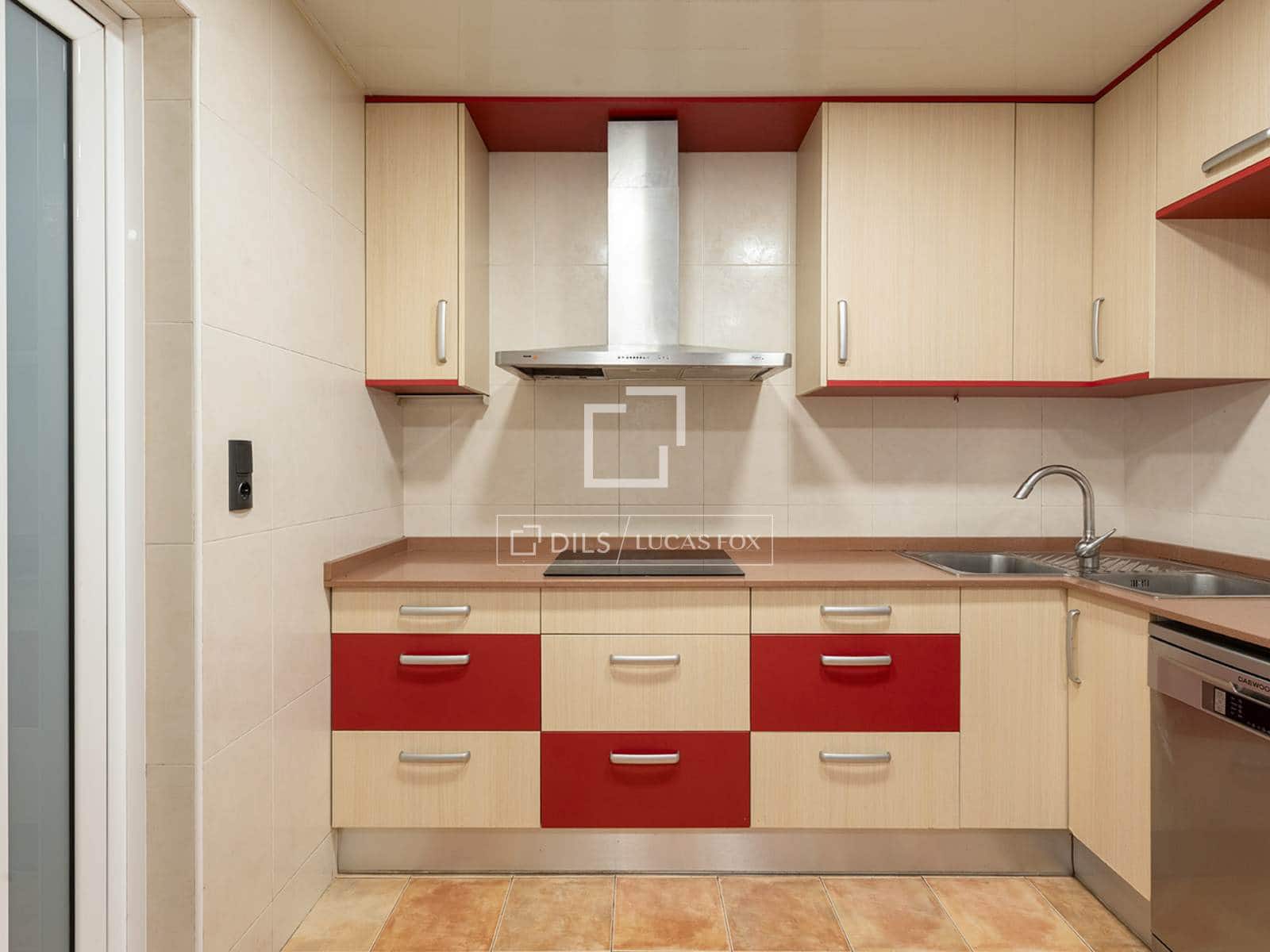 2 soveværelse Lejlighed til salg i Barcelona by - € 399.000 (Ref: 9991804)