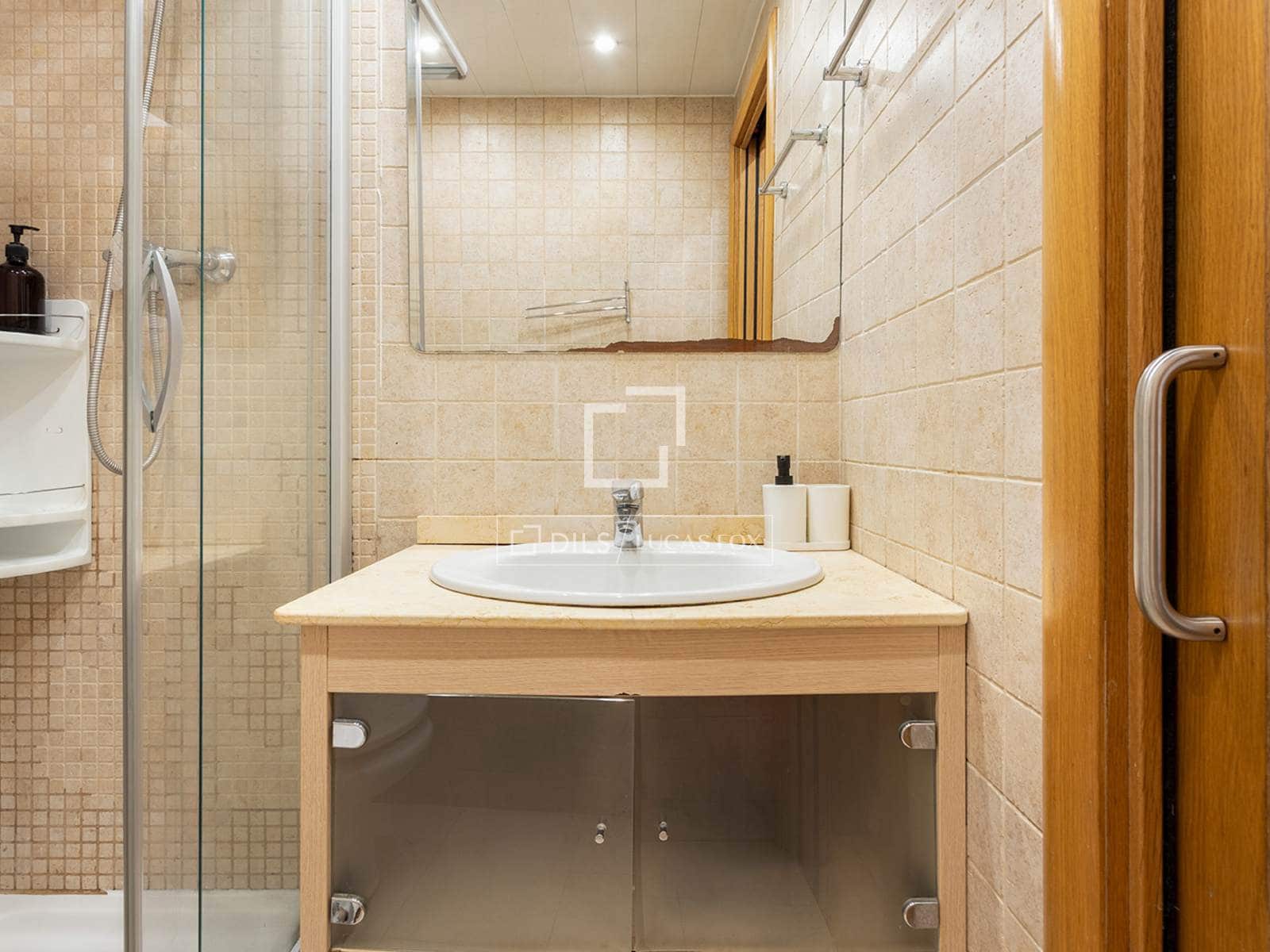 2 soveværelse Lejlighed til salg i Barcelona by - € 399.000 (Ref: 9991804)