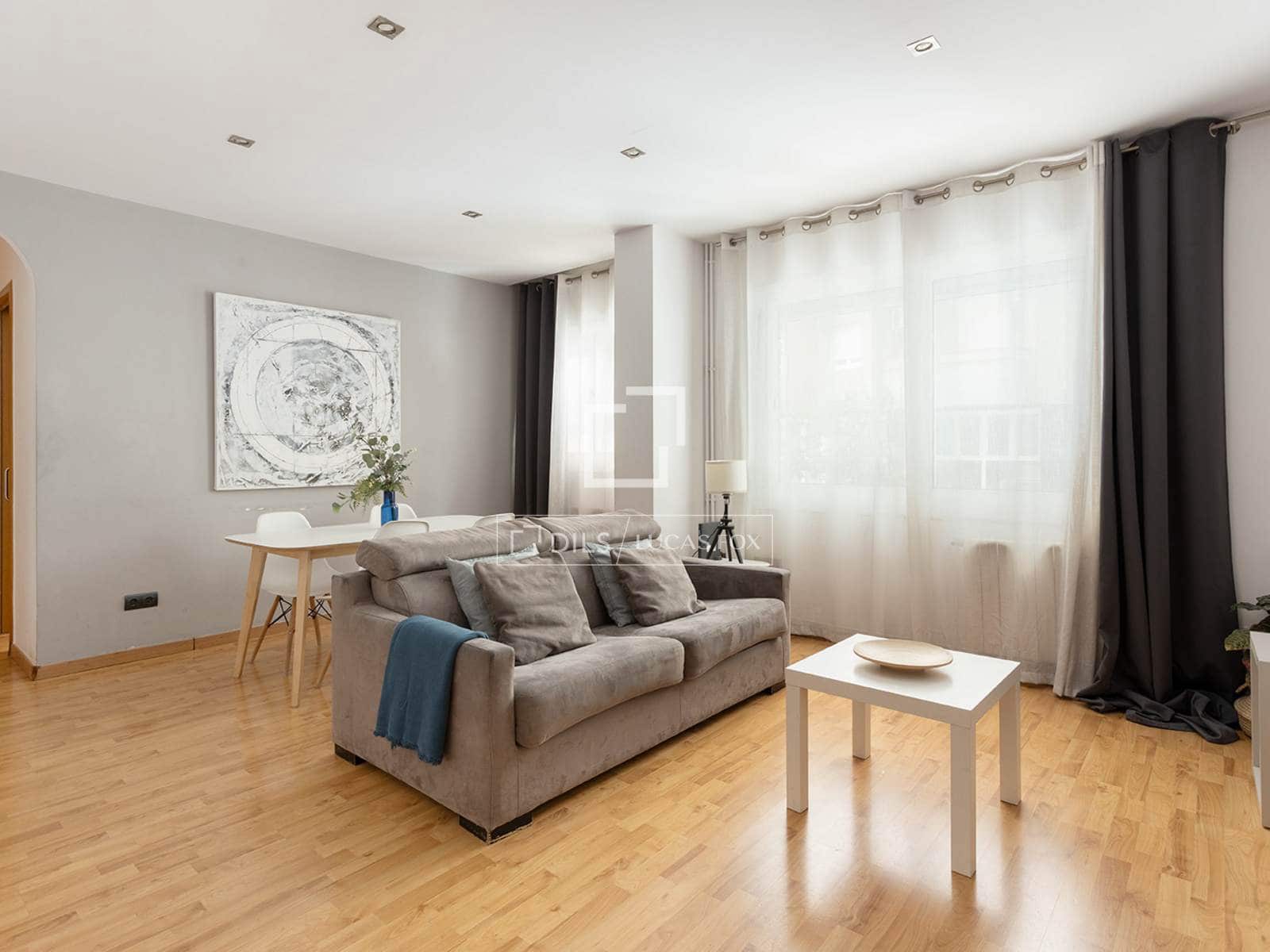 2 soveværelse Lejlighed til salg i Barcelona by - € 399.000 (Ref: 9991804)