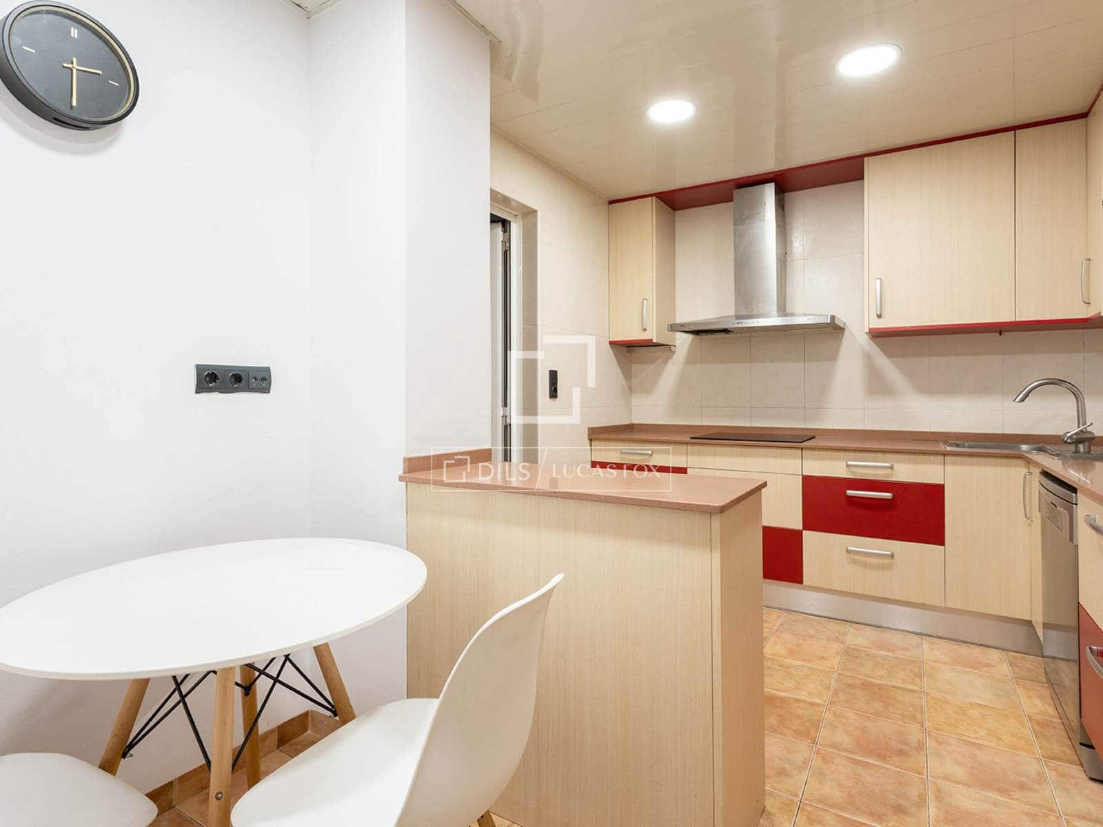 2 soveværelse Lejlighed til salg i Barcelona by - € 399.000 (Ref: 9991804)