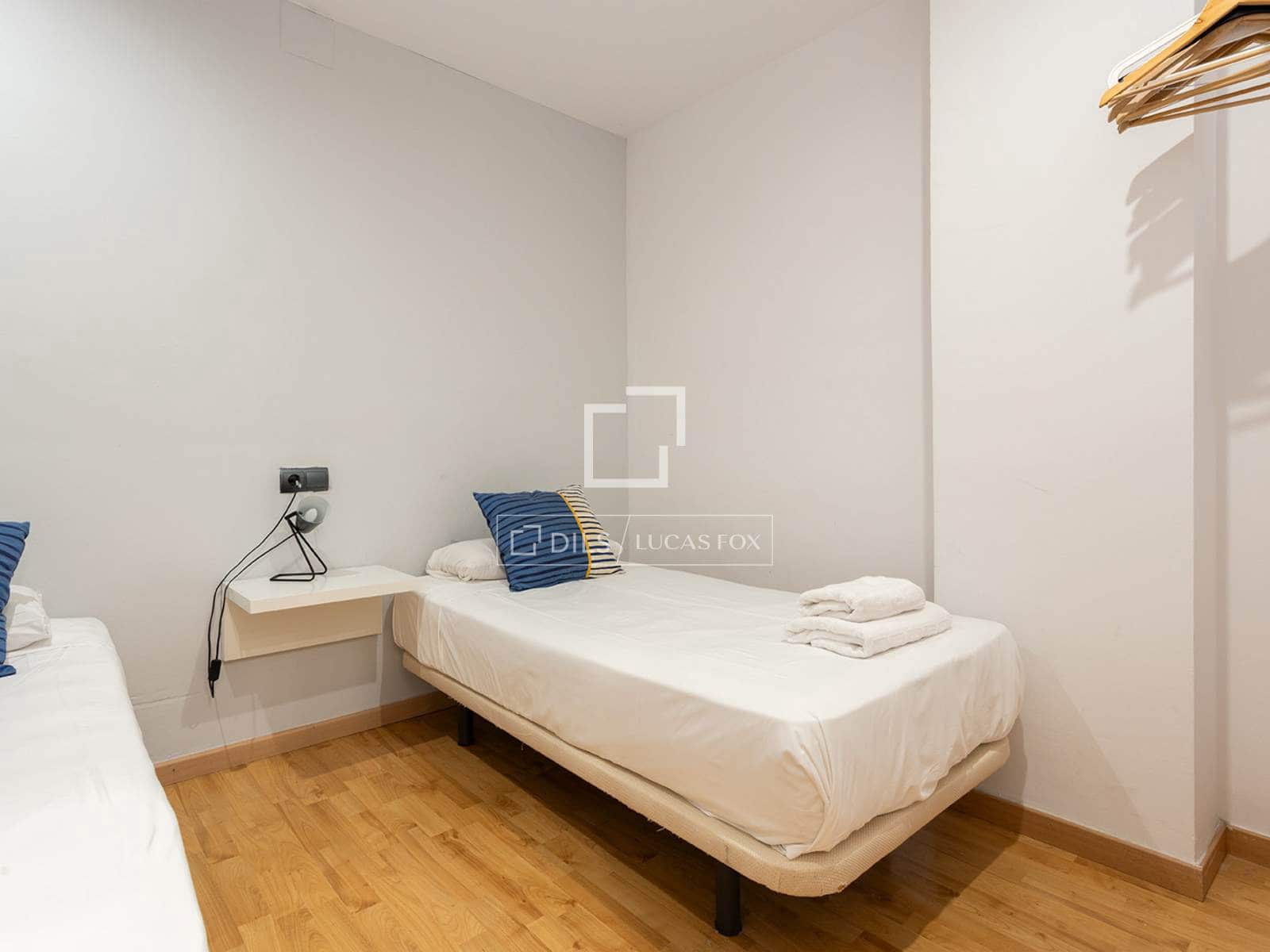 2 soveværelse Lejlighed til salg i Barcelona by - € 399.000 (Ref: 9991804)
