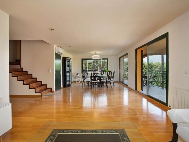 8 bedroom Villa for sale in Sant Julià de Ramis with pool garage - € 750,000 (Ref: 9991952)