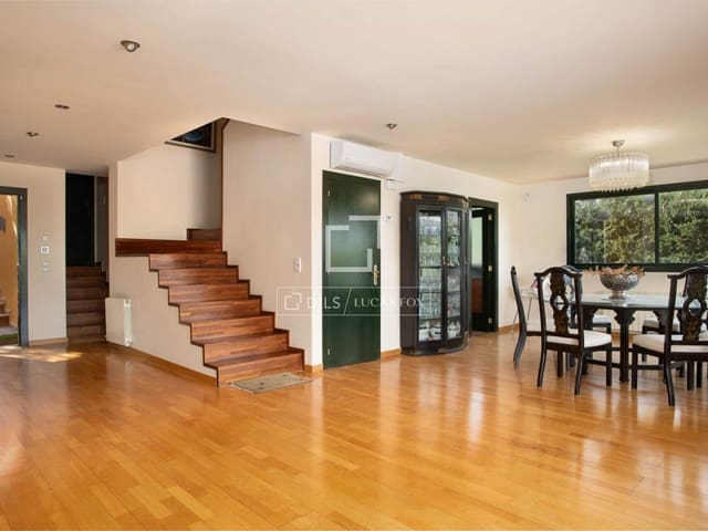 8 bedroom Villa for sale in Sant Julià de Ramis with pool garage - € 750,000 (Ref: 9991952)