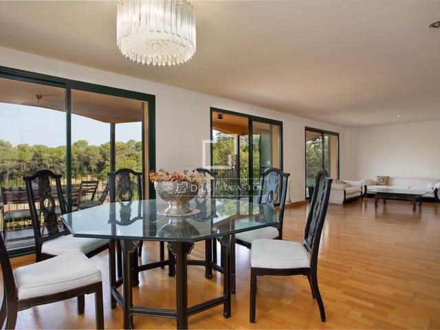 8 bedroom Villa for sale in Sant Julià de Ramis with pool garage - € 750,000 (Ref: 9991952)