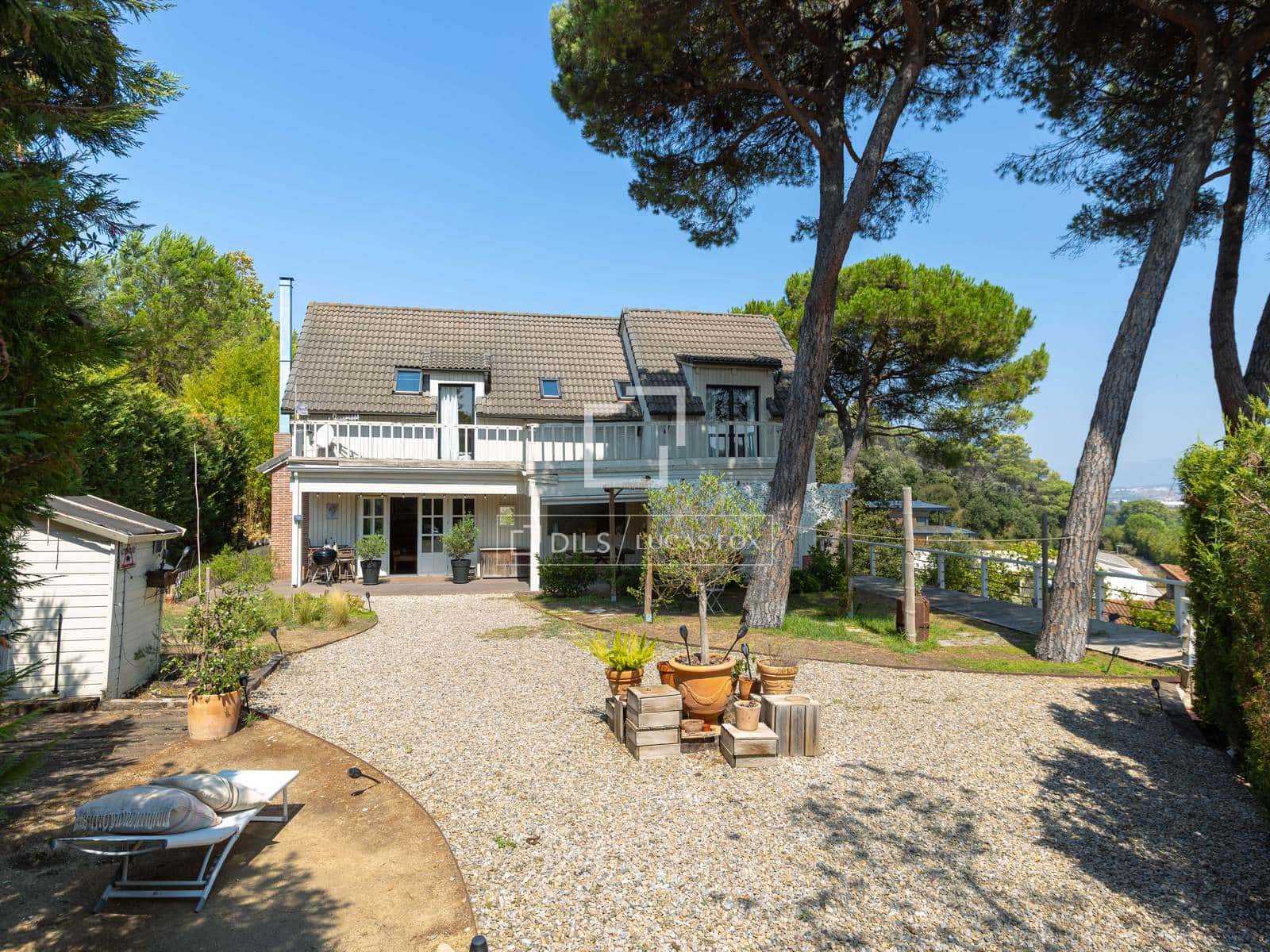 3 chambre Finca/Maison de Campagne à vendre à Vallromanes avec garage - 695 000 € (Ref: 9991953)