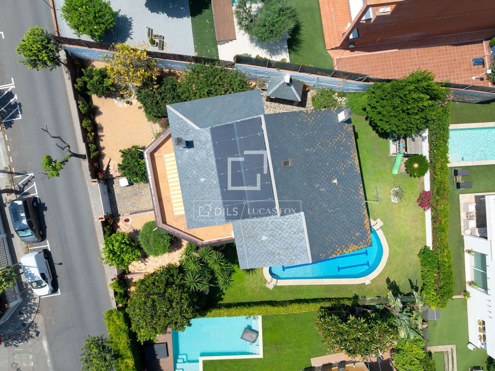 5 bedroom Villa for sale in El Masnou with pool garage - € 1,290,000 (Ref: 9991954)