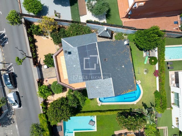 5 bedroom Villa for sale in El Masnou with pool garage - € 1,290,000 (Ref: 9991954)
