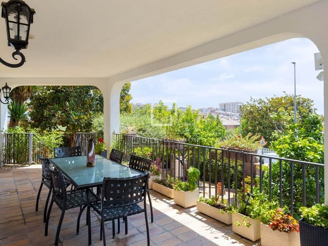 5 bedroom Villa for sale in El Masnou with pool garage - € 1,290,000 (Ref: 9991954)
