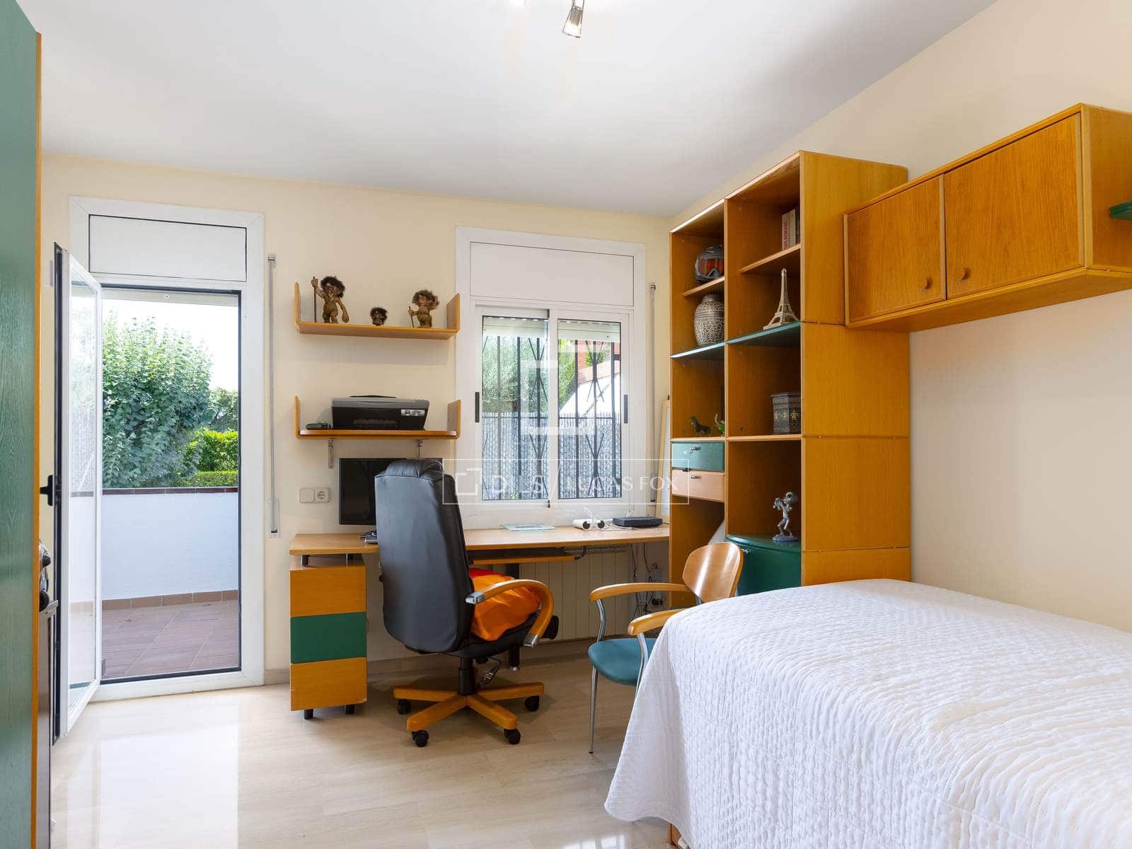 5 bedroom Villa for sale in El Masnou with pool garage - € 1,290,000 (Ref: 9991954)