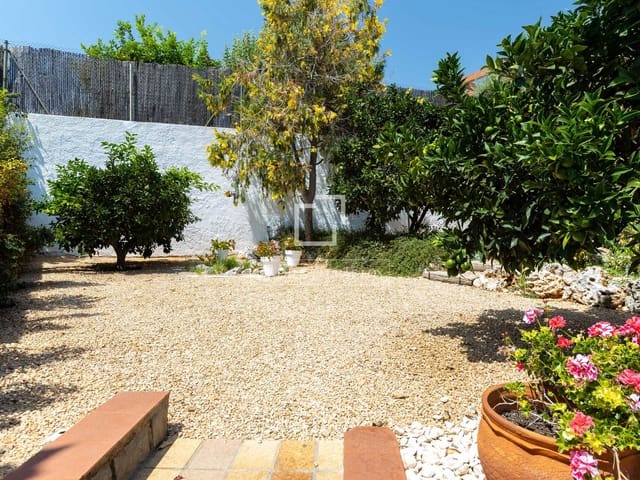 5 bedroom Villa for sale in El Masnou with pool garage - € 1,290,000 (Ref: 9991954)