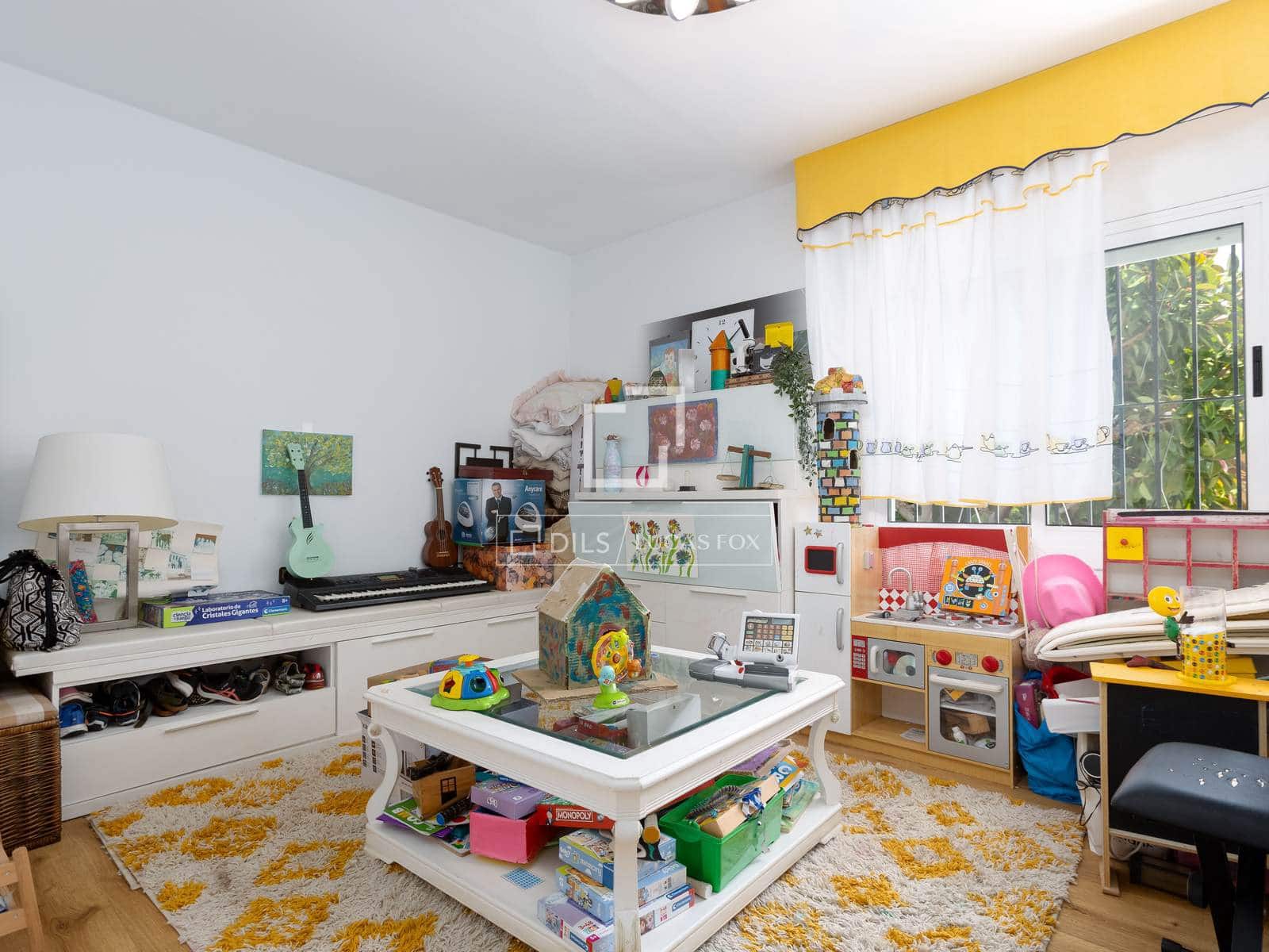 5 bedroom Villa for sale in El Masnou with pool garage - € 1,290,000 (Ref: 9991954)
