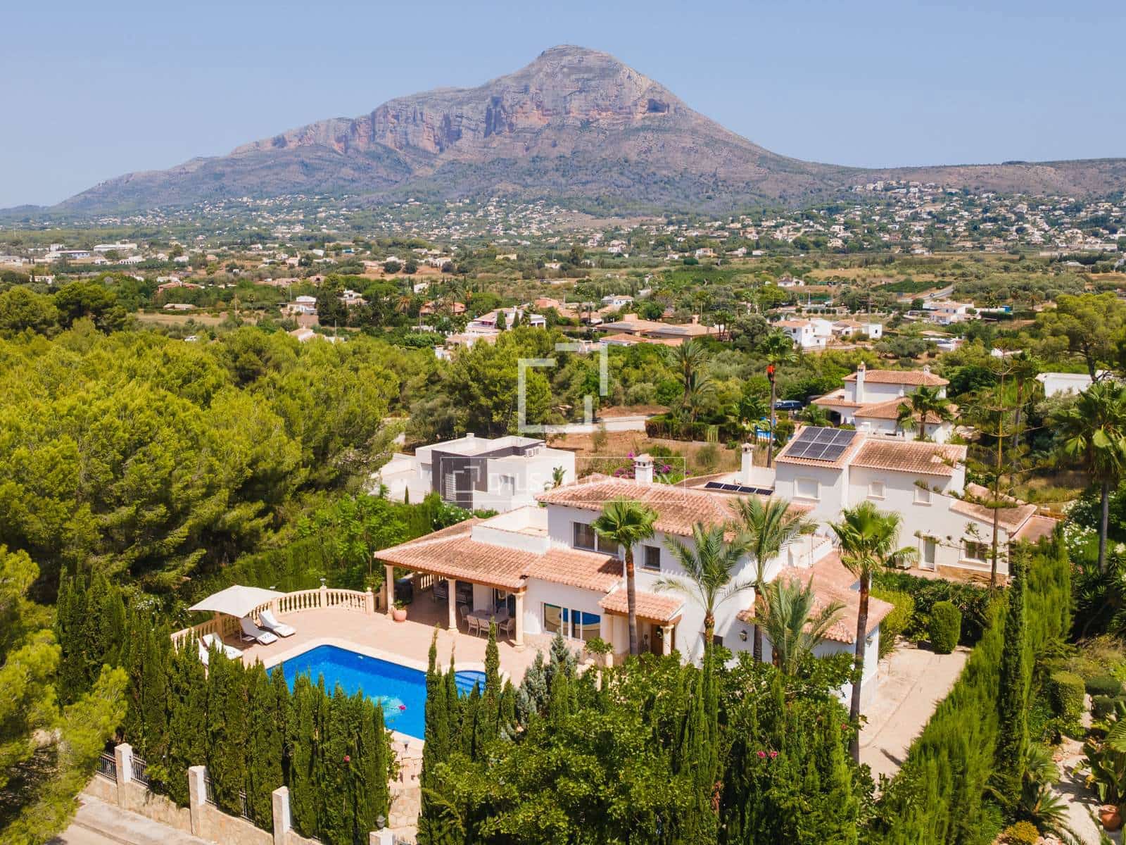3 soveværelse Villa til salg i Javea / Xabia med swimmingpool garage - € 1.035.000 (Ref: 9993568)