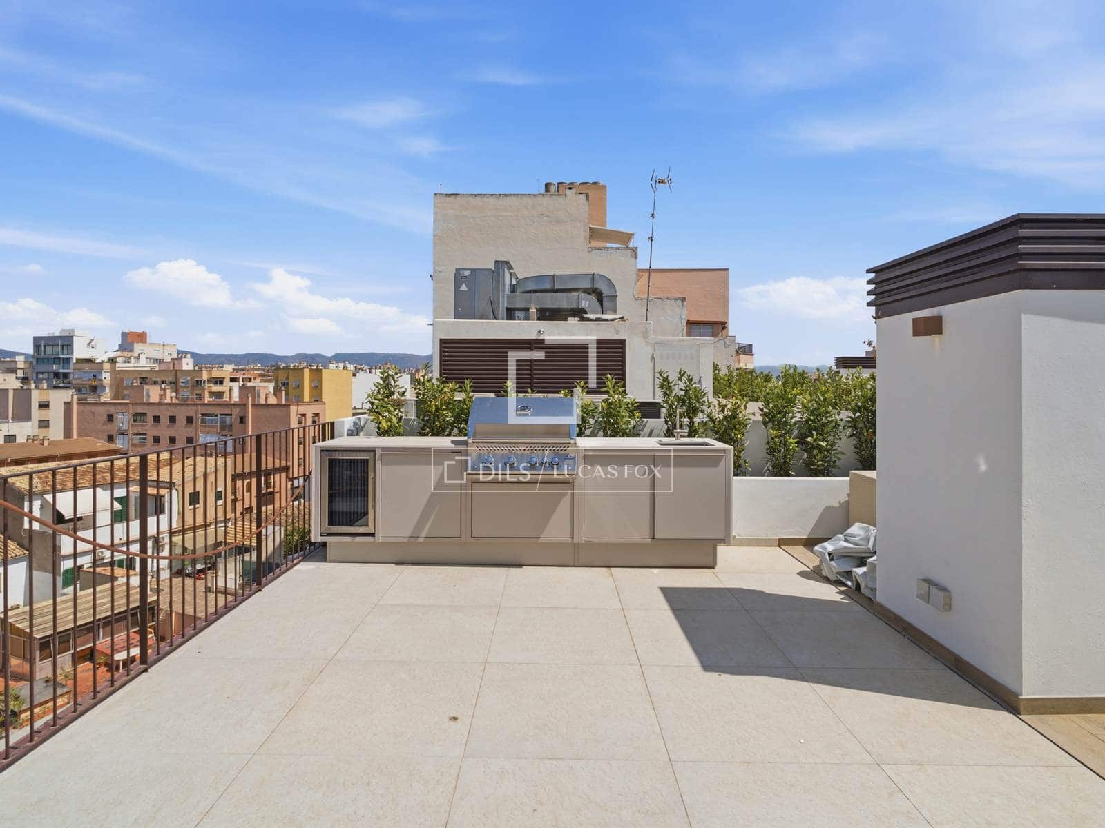 3 soverom Penthouse til salgs i Palma de Mallorca med svømmebasseng garasje - € 2 599 000 (Ref: 9993631)
