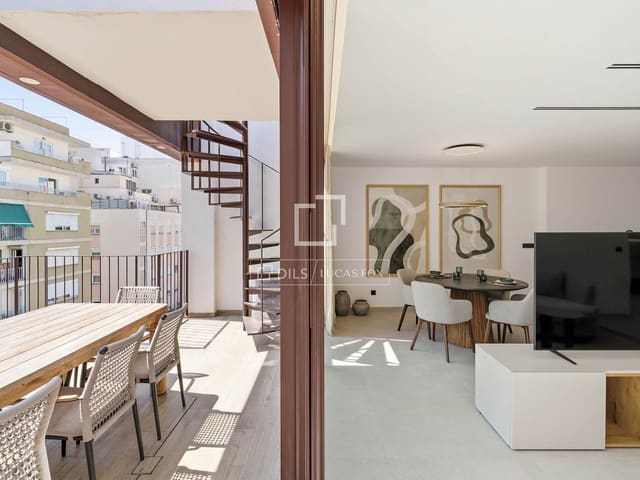 3 soverom Penthouse til salgs i Palma de Mallorca med svømmebasseng garasje - € 2 599 000 (Ref: 9993631)