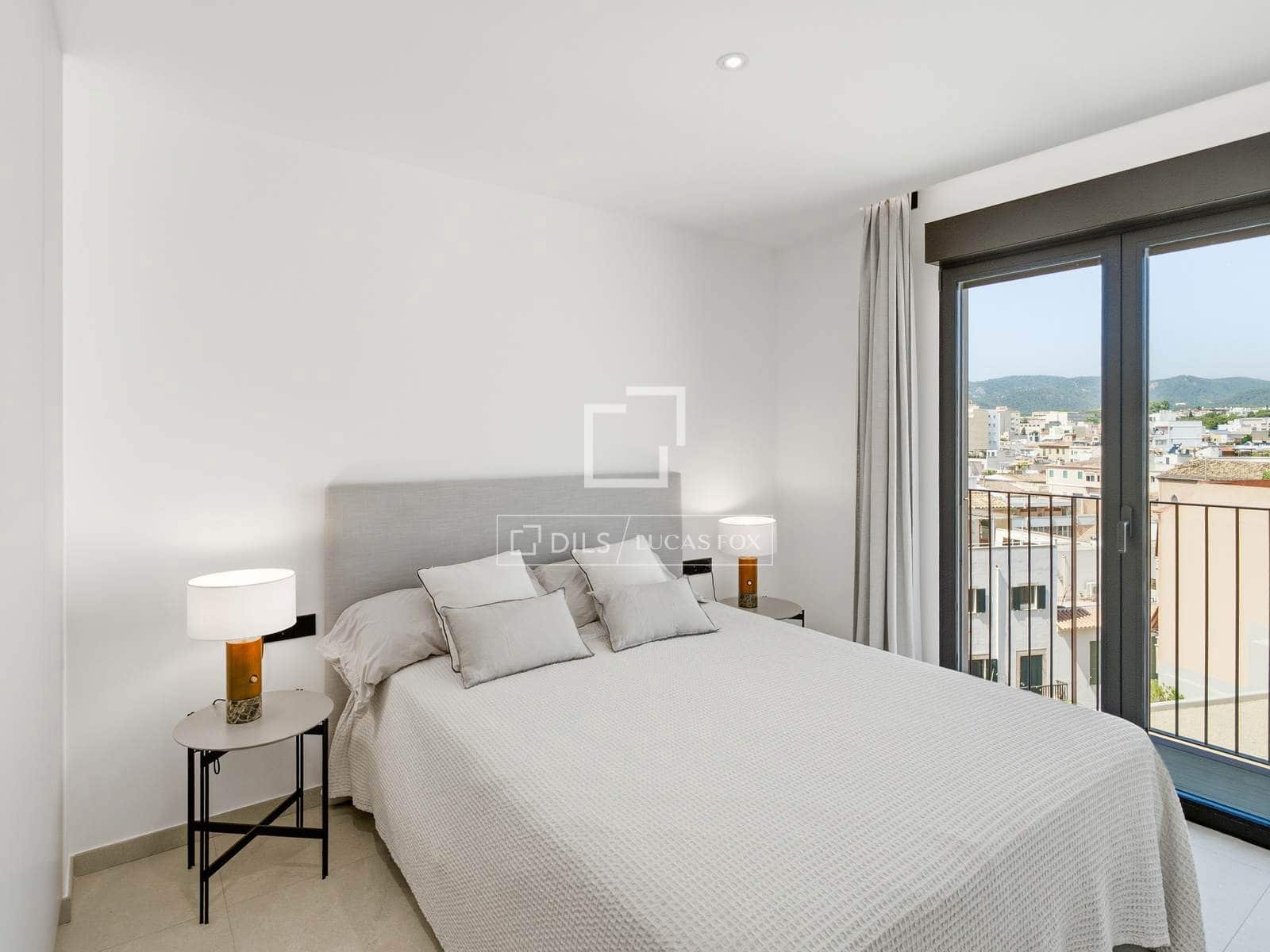 3 soverom Penthouse til salgs i Palma de Mallorca med svømmebasseng garasje - € 2 599 000 (Ref: 9993631)