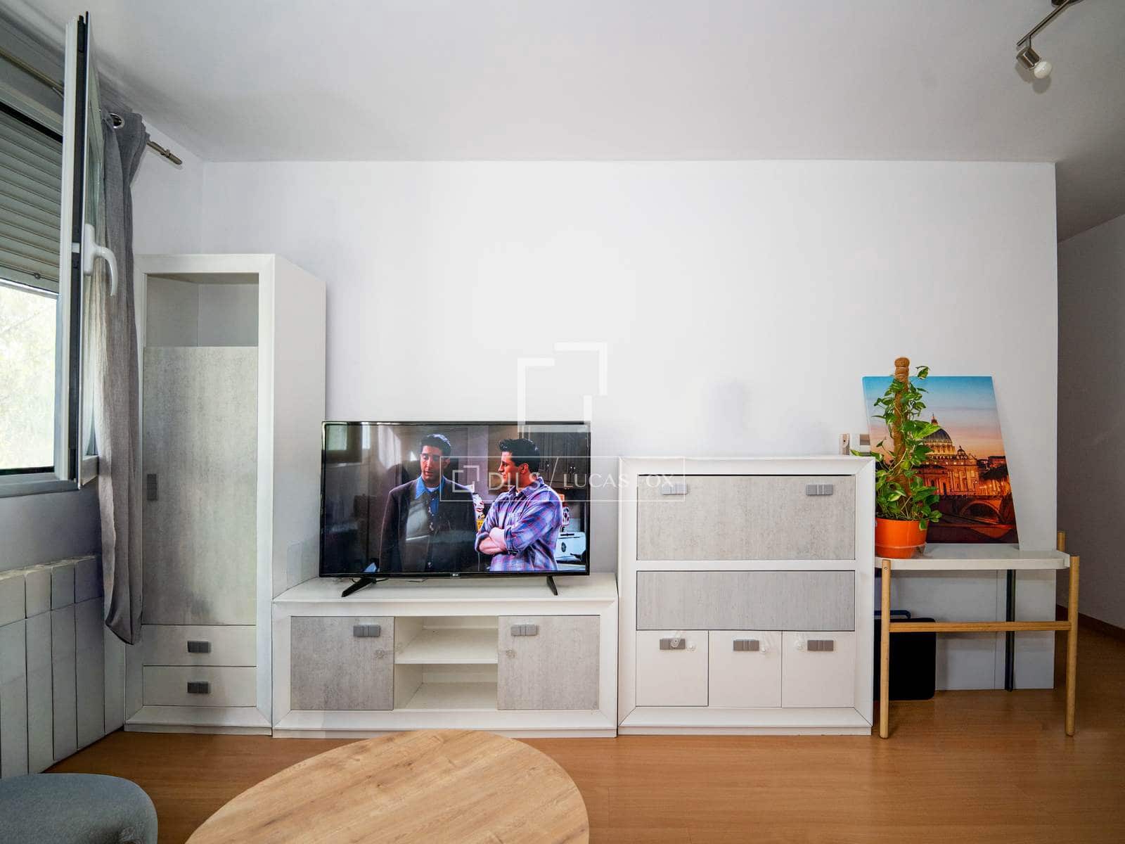 Appartement de 2 chambres à louer à Madrid ville avec piscine garage - 1 400 € (Ref: 9995913)