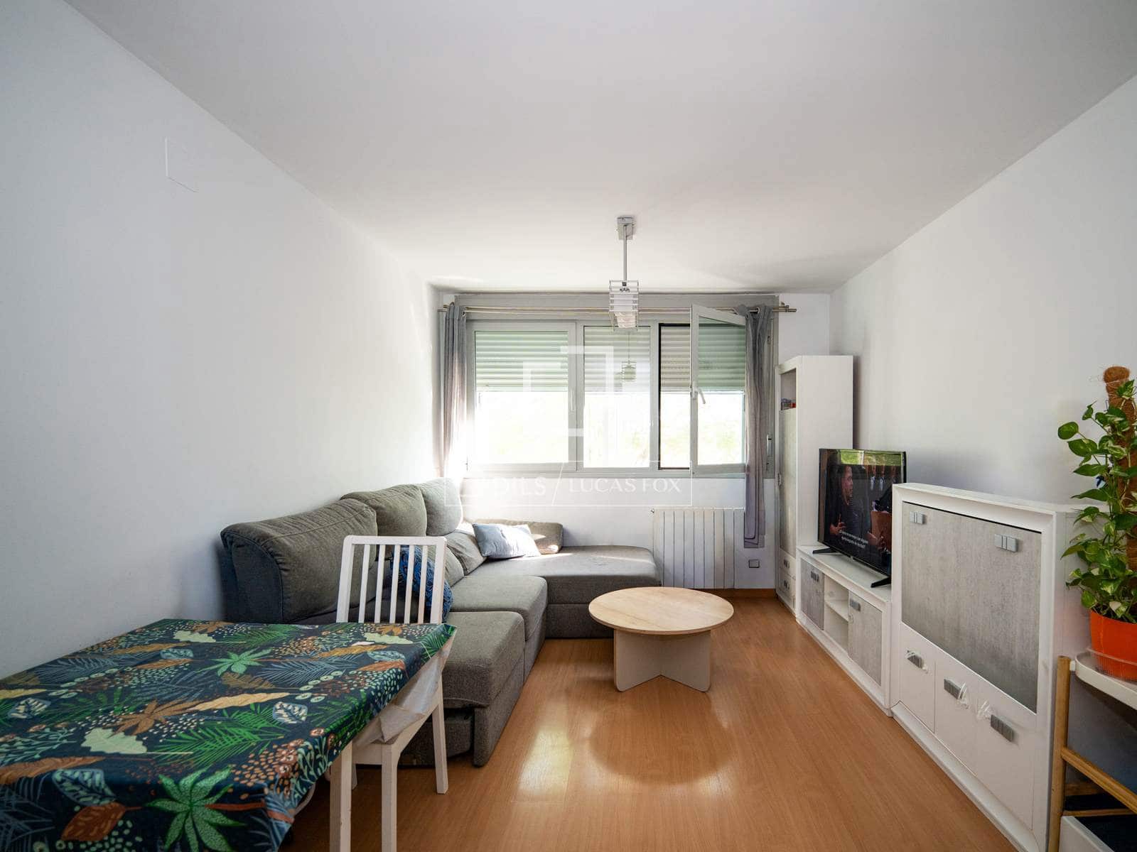 Appartement de 2 chambres à louer à Madrid ville avec piscine garage - 1 400 € (Ref: 9995913)