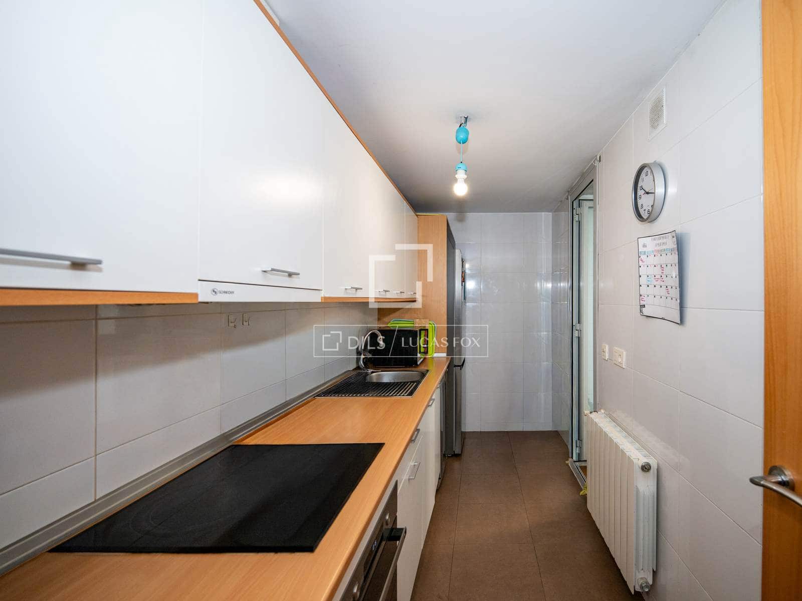 Appartement de 2 chambres à louer à Madrid ville avec piscine garage - 1 400 € (Ref: 9995913)