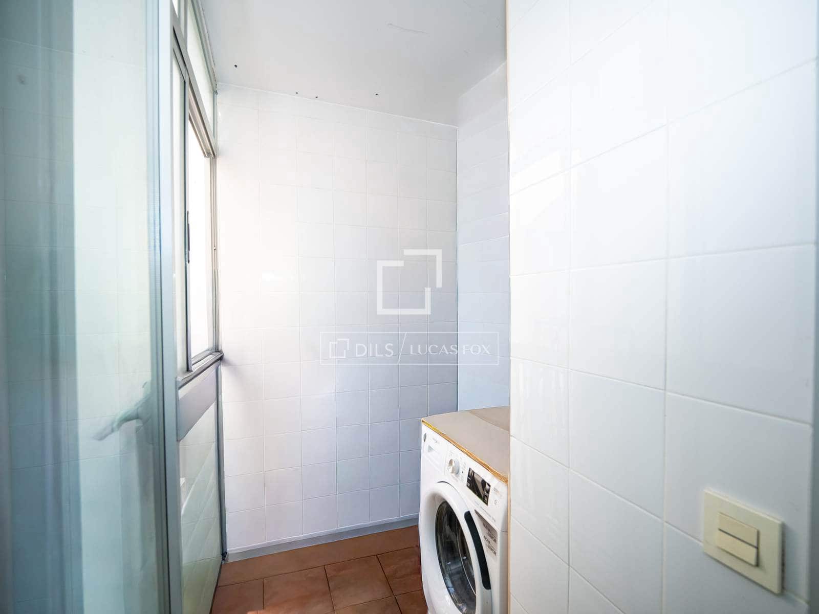 Appartement de 2 chambres à louer à Madrid ville avec piscine garage - 1 400 € (Ref: 9995913)