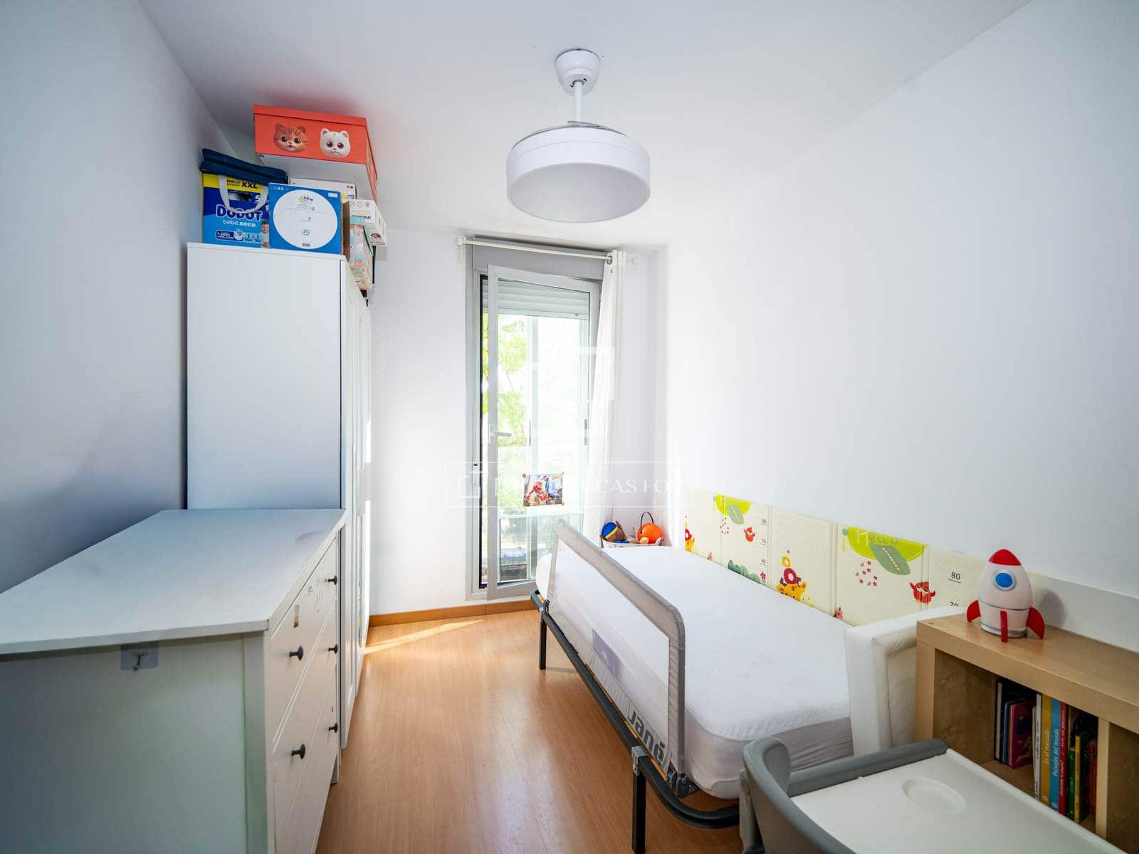 Appartement de 2 chambres à louer à Madrid ville avec piscine garage - 1 400 € (Ref: 9995913)