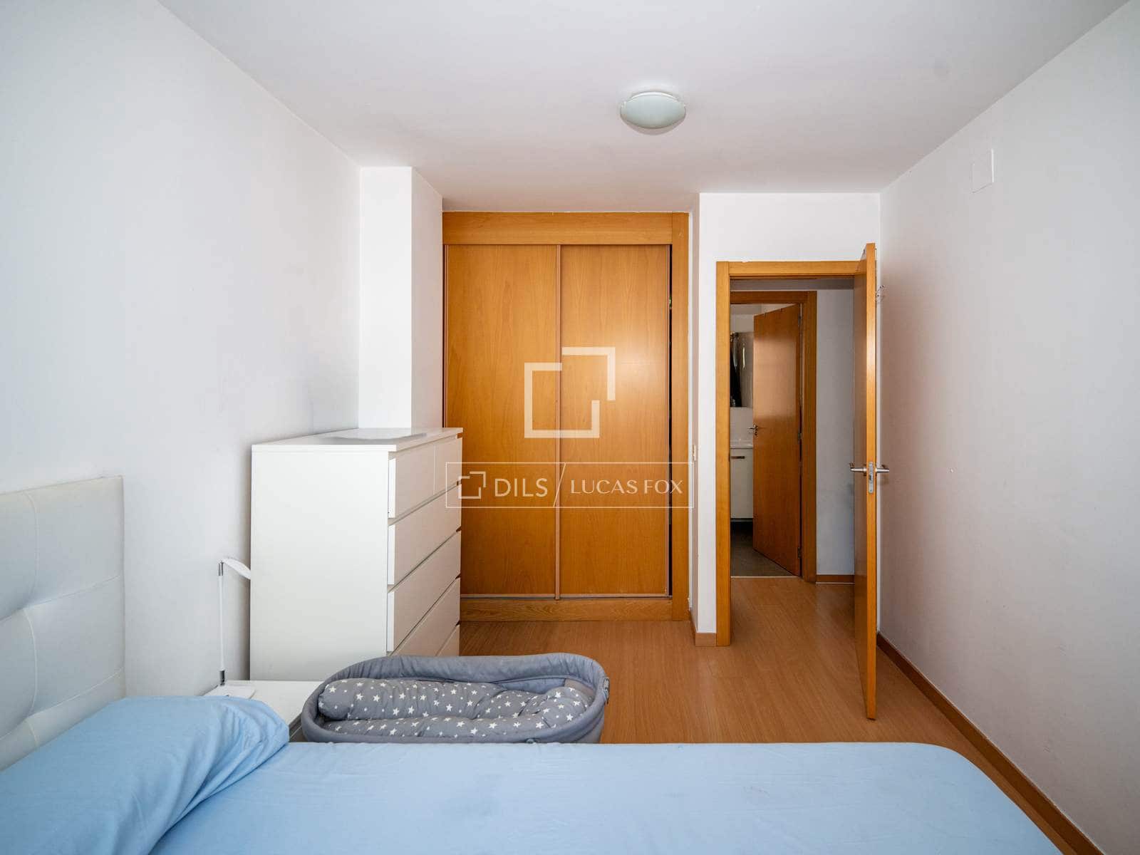 Appartement de 2 chambres à louer à Madrid ville avec piscine garage - 1 400 € (Ref: 9995913)