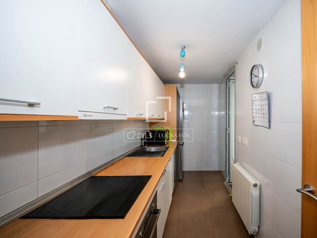 2 soveværelse Lejlighed til leje i Madrid by med swimmingpool garage - € 1.400 (Ref: 9995913)