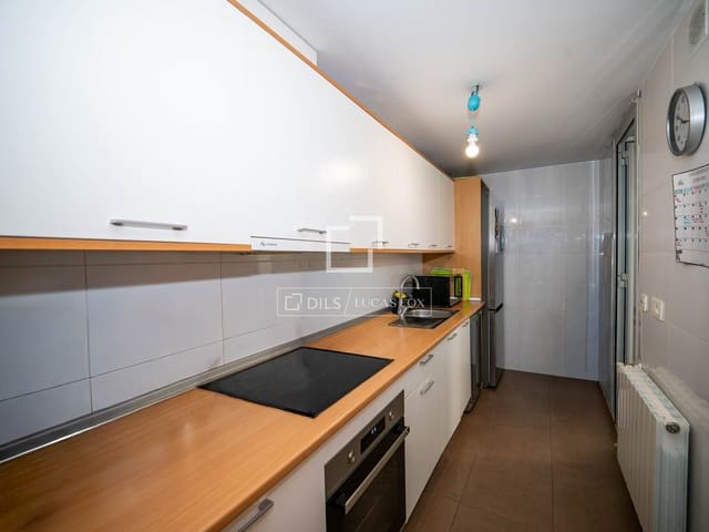 2 soveværelse Lejlighed til leje i Madrid by med swimmingpool garage - € 1.400 (Ref: 9995913)