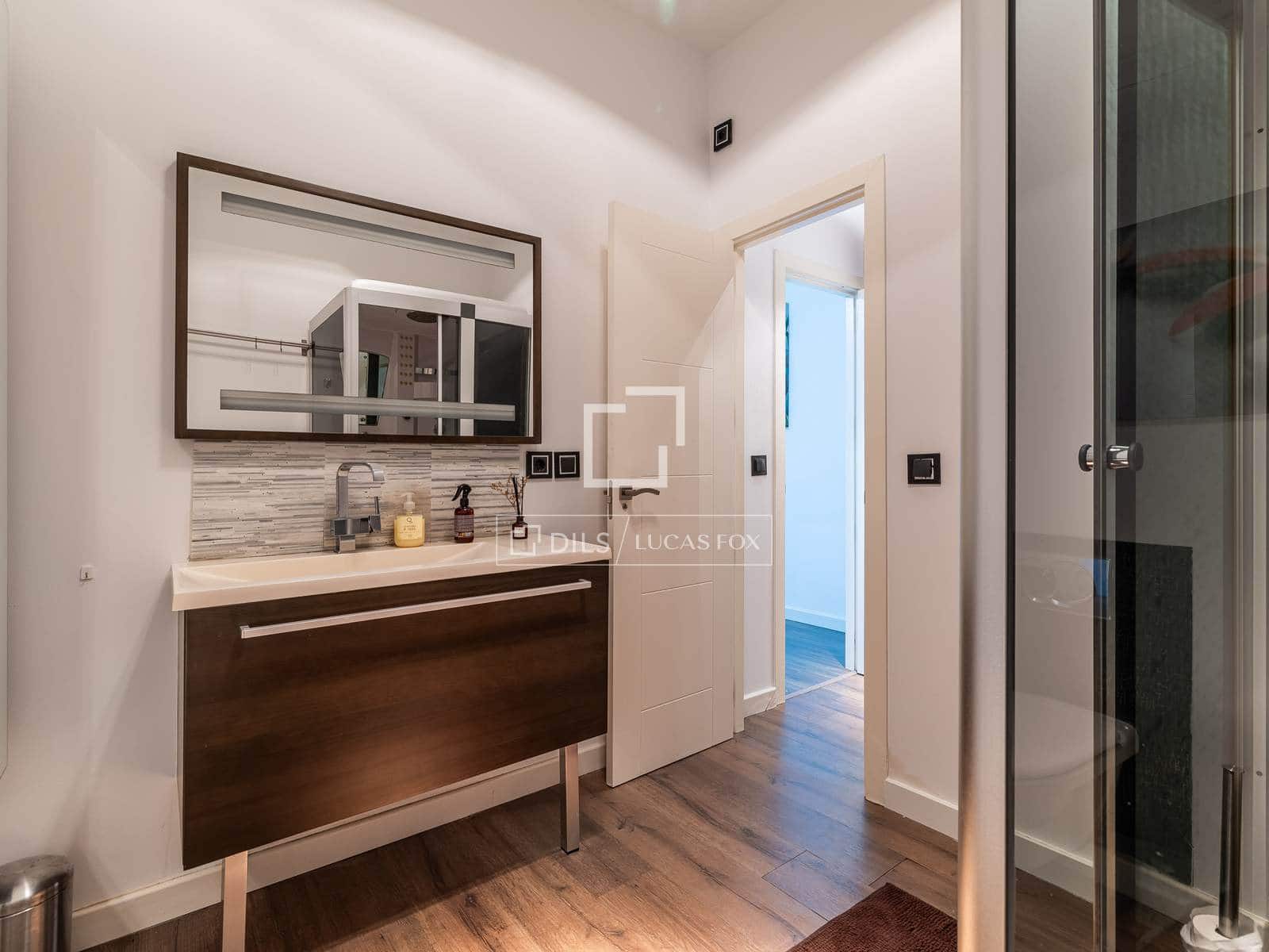 Appartement de 3 chambres à louer à Madrid ville - 2 950 € (Ref: 9996025)