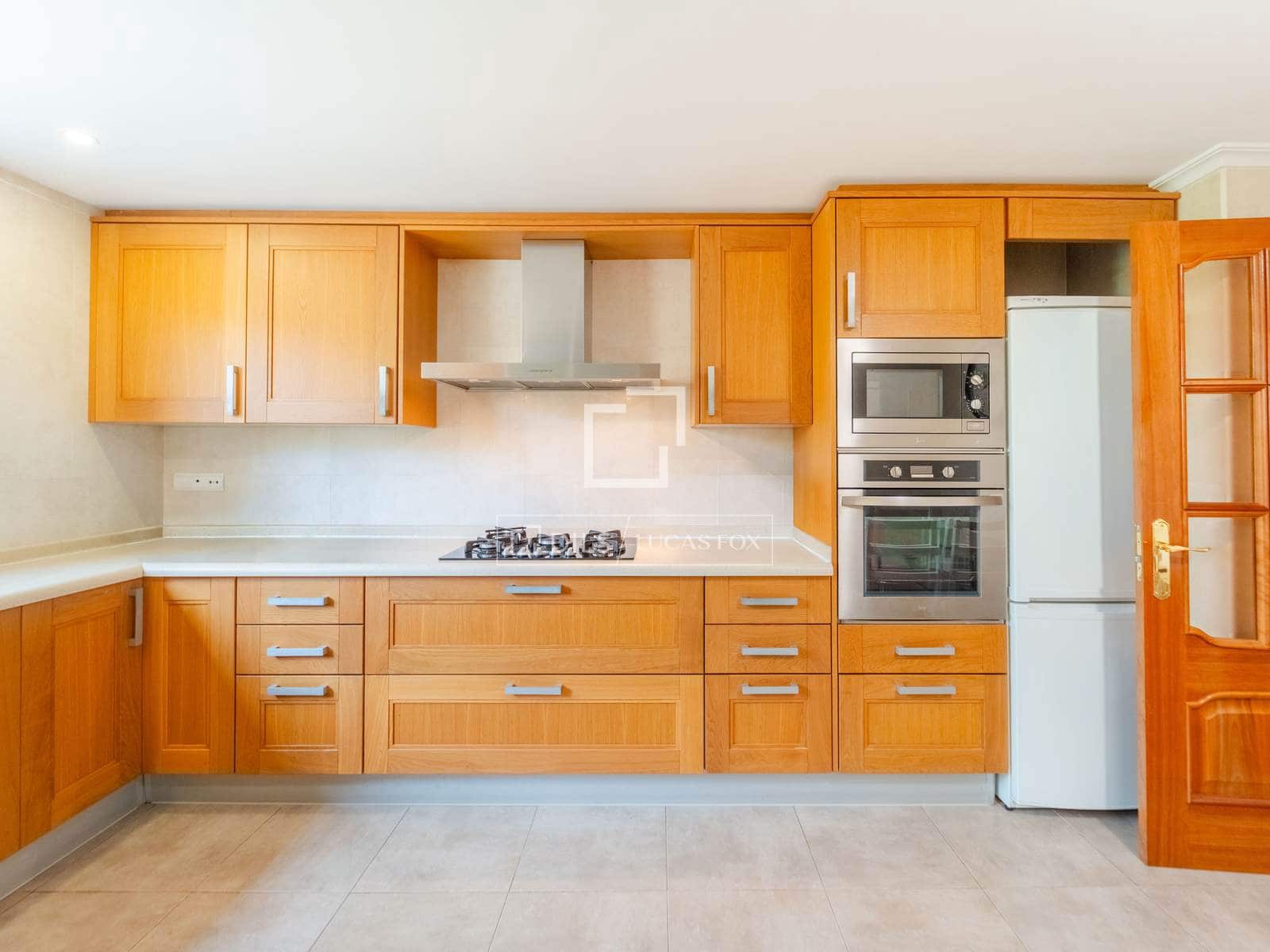 8 slaapkamer Commercieel te koop in Pucol met garage - € 1.075.000 (Ref: 9996026)