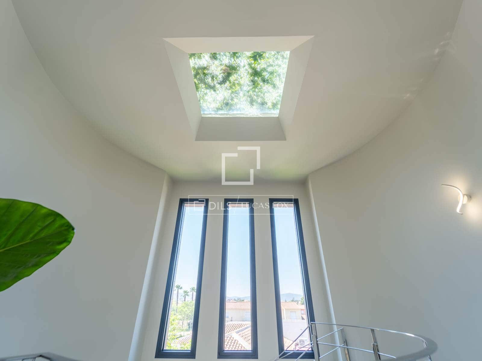 5 bedroom Villa for sale in La Pobla de Vallbona with pool garage - € 1,795,000 (Ref: 9996027)